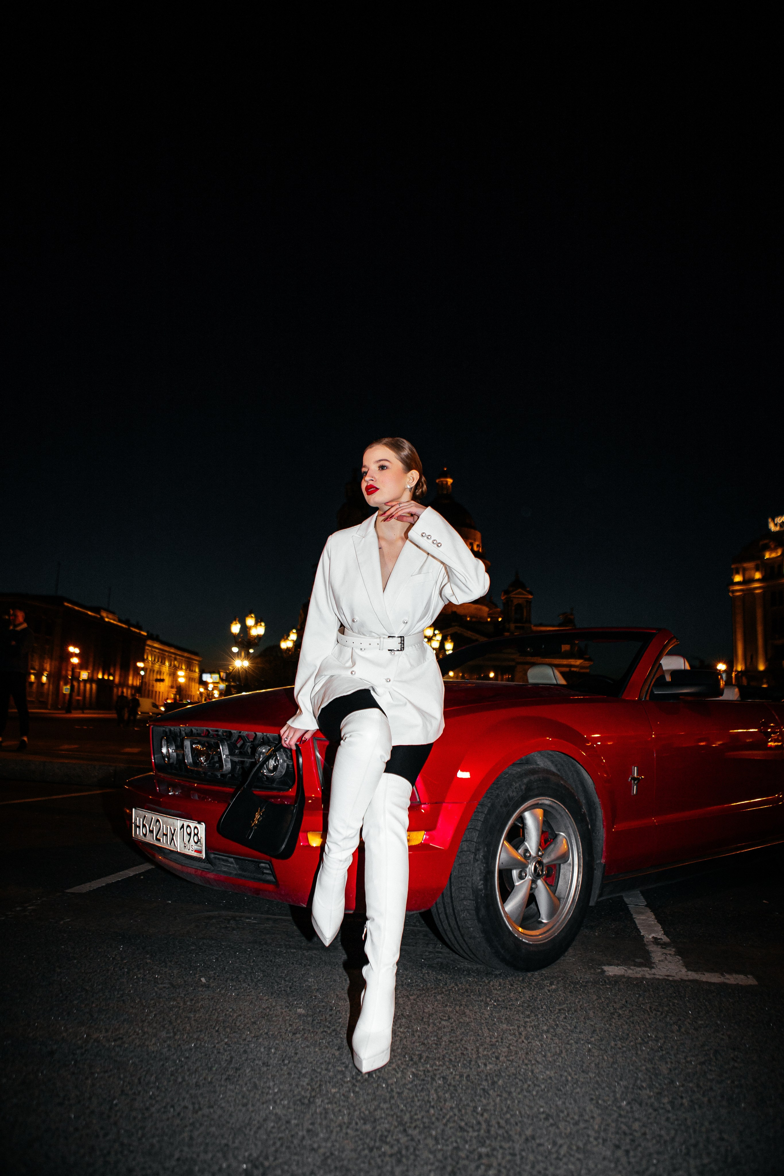 Алена — ночной кабриолет. Elena Sova — семейный и женский фотограф в Санкт-Петербурге