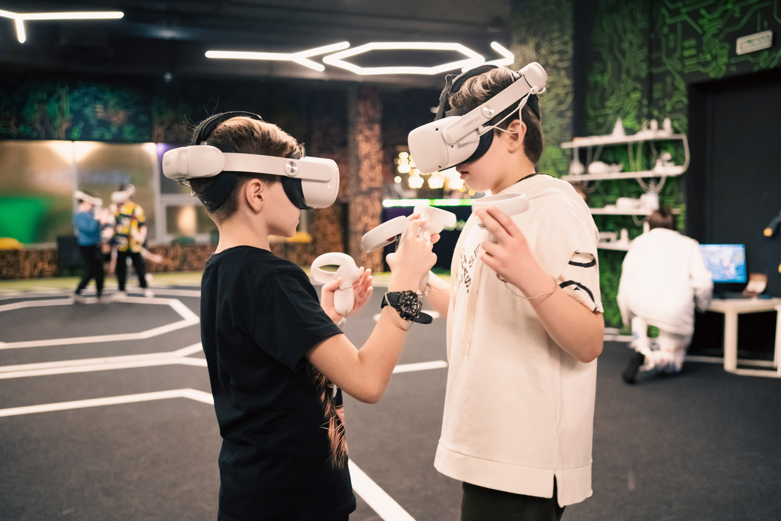 VR (November-December 2024). Felixtones