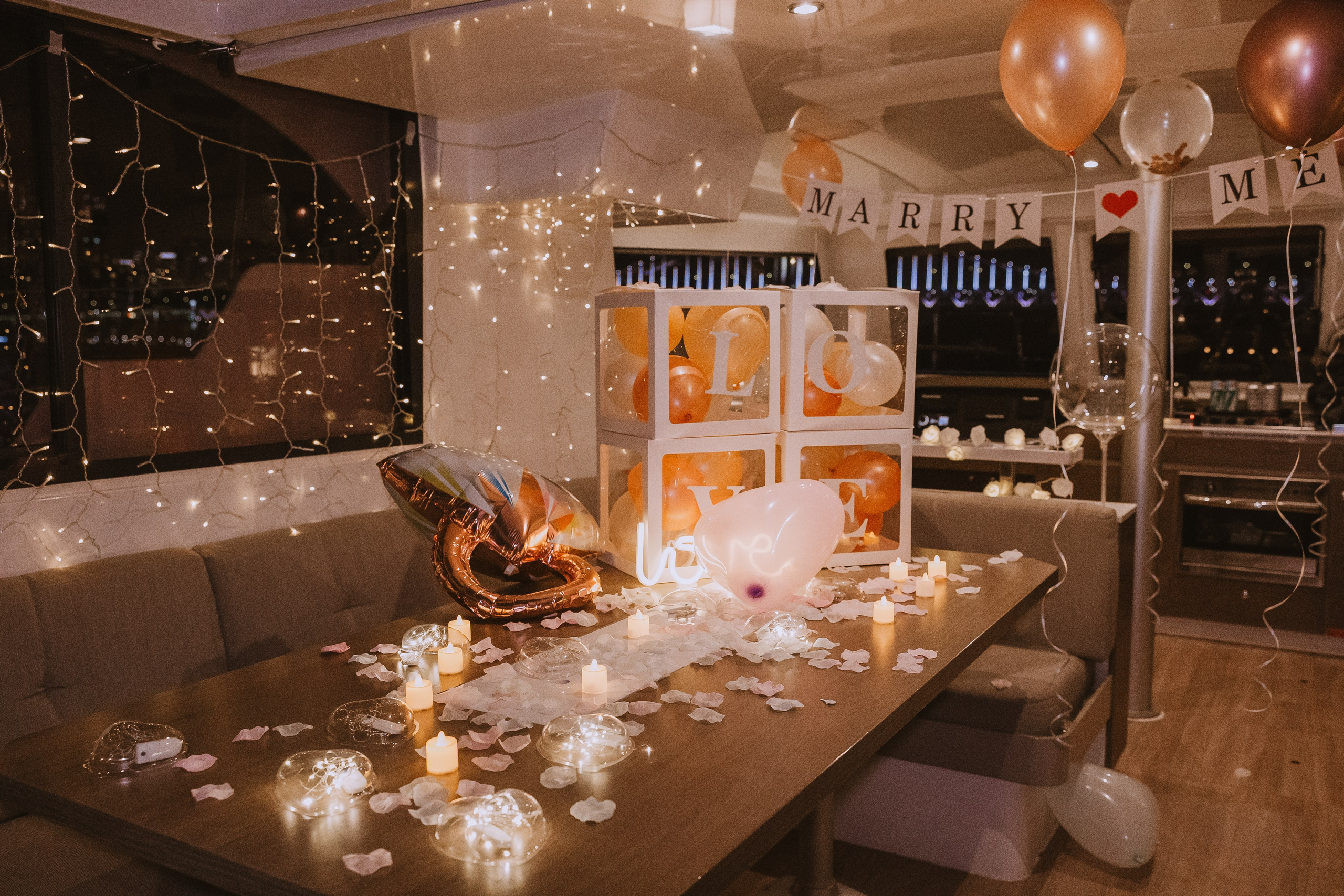 Предложение руки и сердца на яхте во время вечерней прогулке в Пусане. ВАШ ФОТОГРАФ В ПУСАНЕ (Южная Корея) Александра Ануфрий