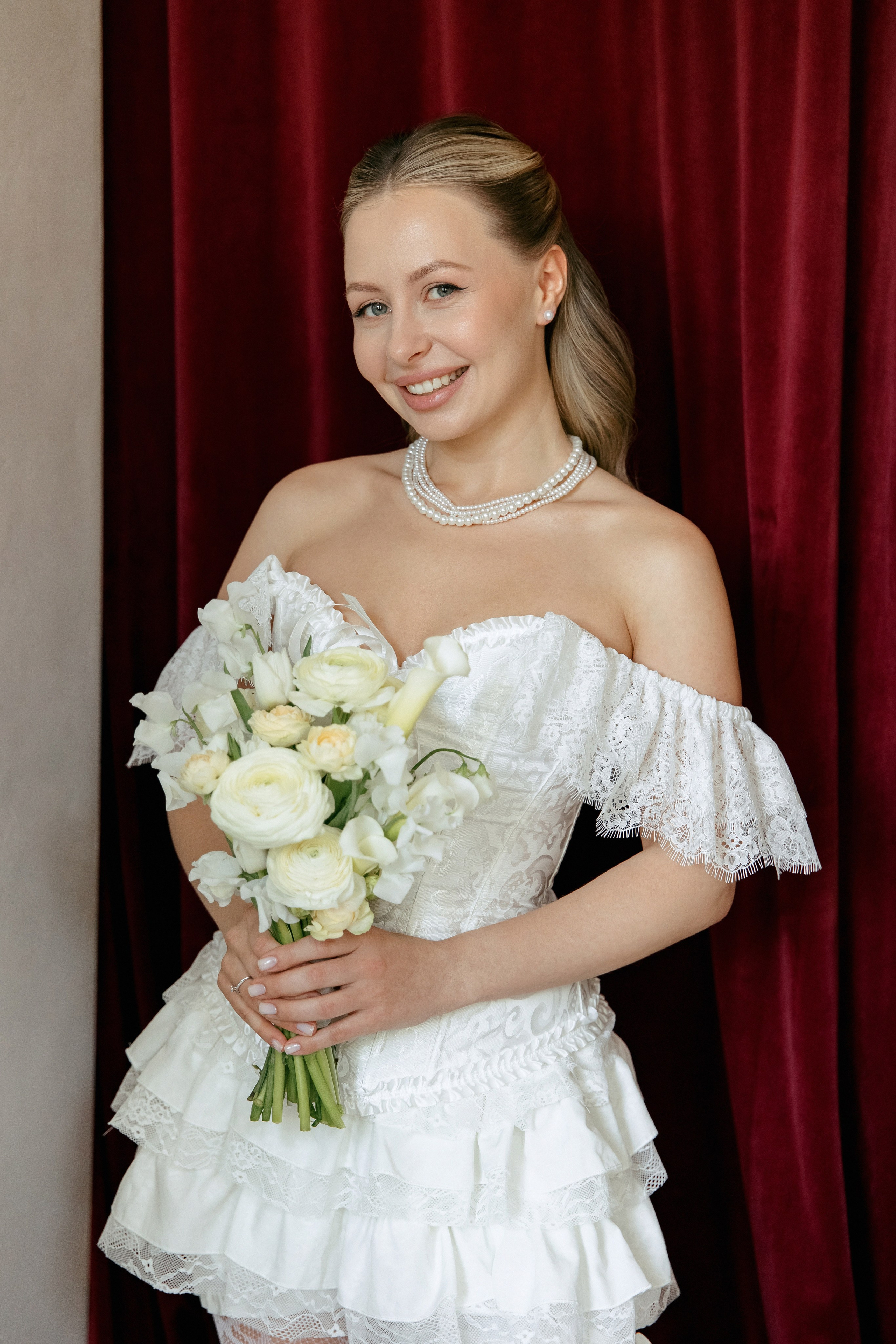 Нежный портрет невесты, утро невесты , сборы в отеле Марко Поло