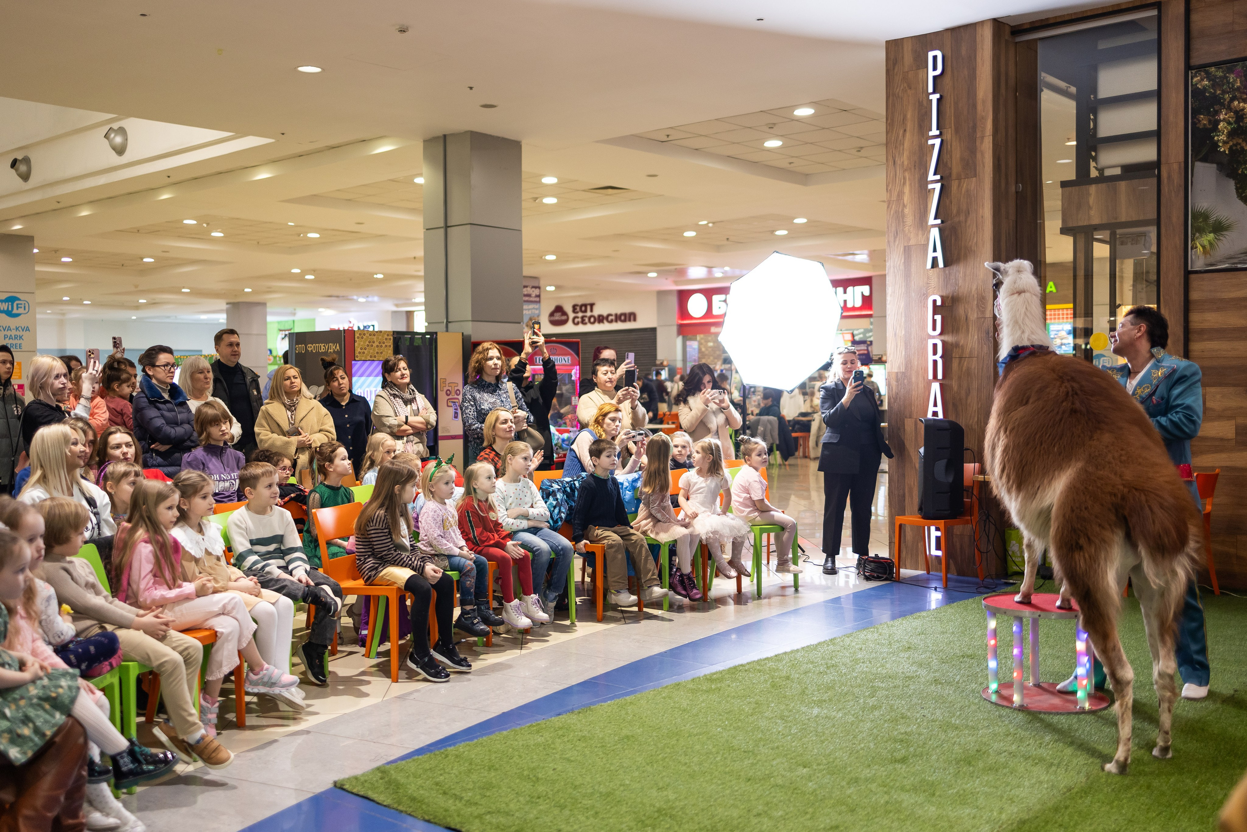 Торговый центр XL, праздник, выходные в ХЛ. Фото и видео Москва, Московский. Свадебный фотограф, видеограф, фотосессии, видеосъемка