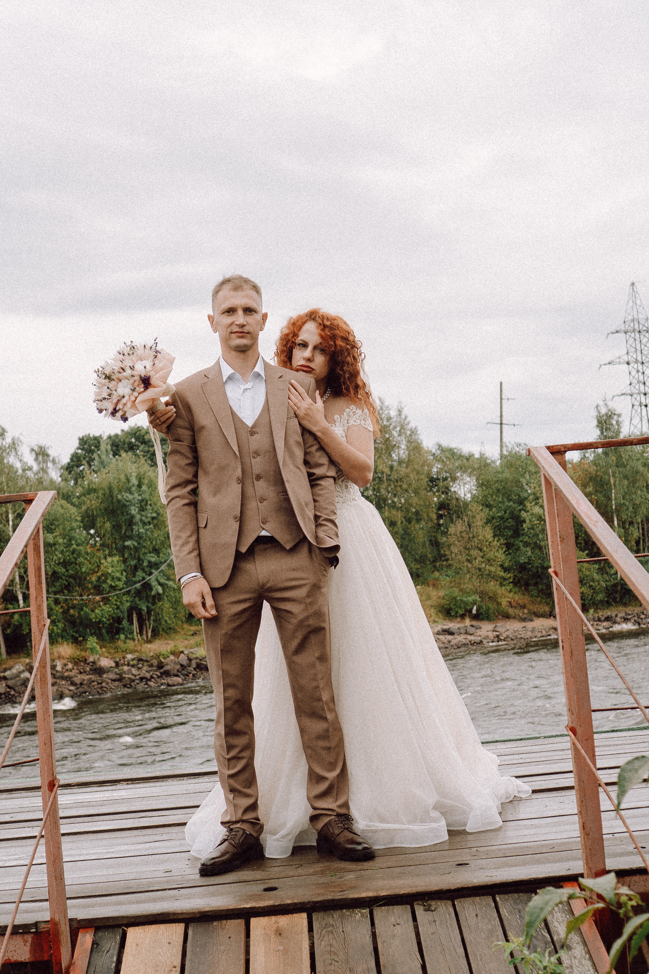 СВАДЕБНАЯ ФОТОСЕССИИЯ ПАРЫ В ГОРОДЕ ПРИОЗЕРСК В СОСНОВОМ ЛЕСУ И С ПИКАПОМ. Профессиональный фотограф, Санкт-Петербург — Виктория Богомолова