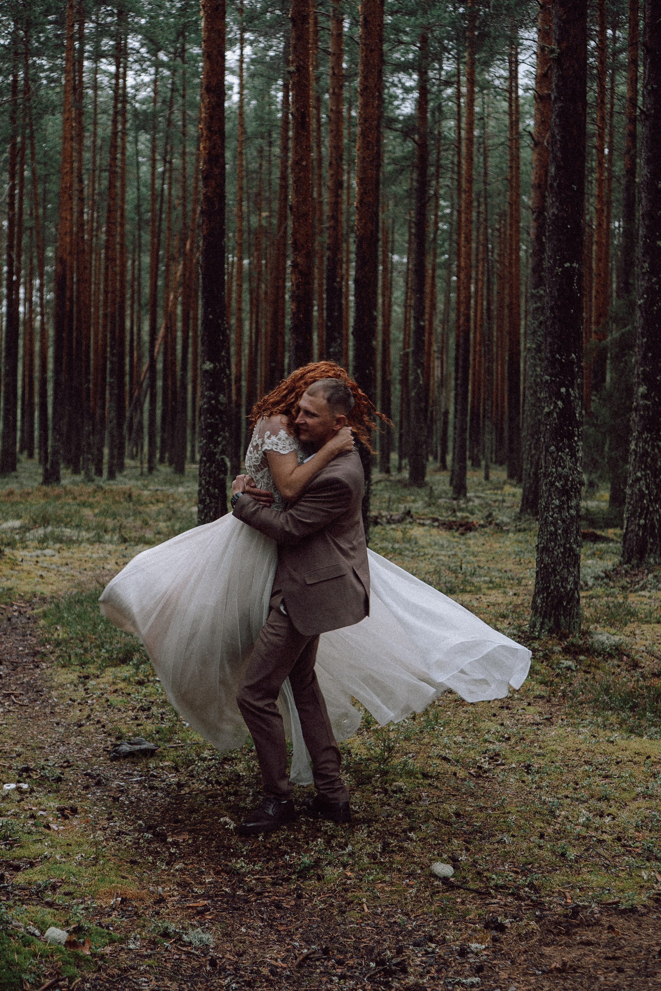 СВАДЕБНАЯ ФОТОСЕССИИЯ ПАРЫ В ГОРОДЕ ПРИОЗЕРСК В СОСНОВОМ ЛЕСУ И С ПИКАПОМ. Профессиональный фотограф, Санкт-Петербург — Виктория Богомолова