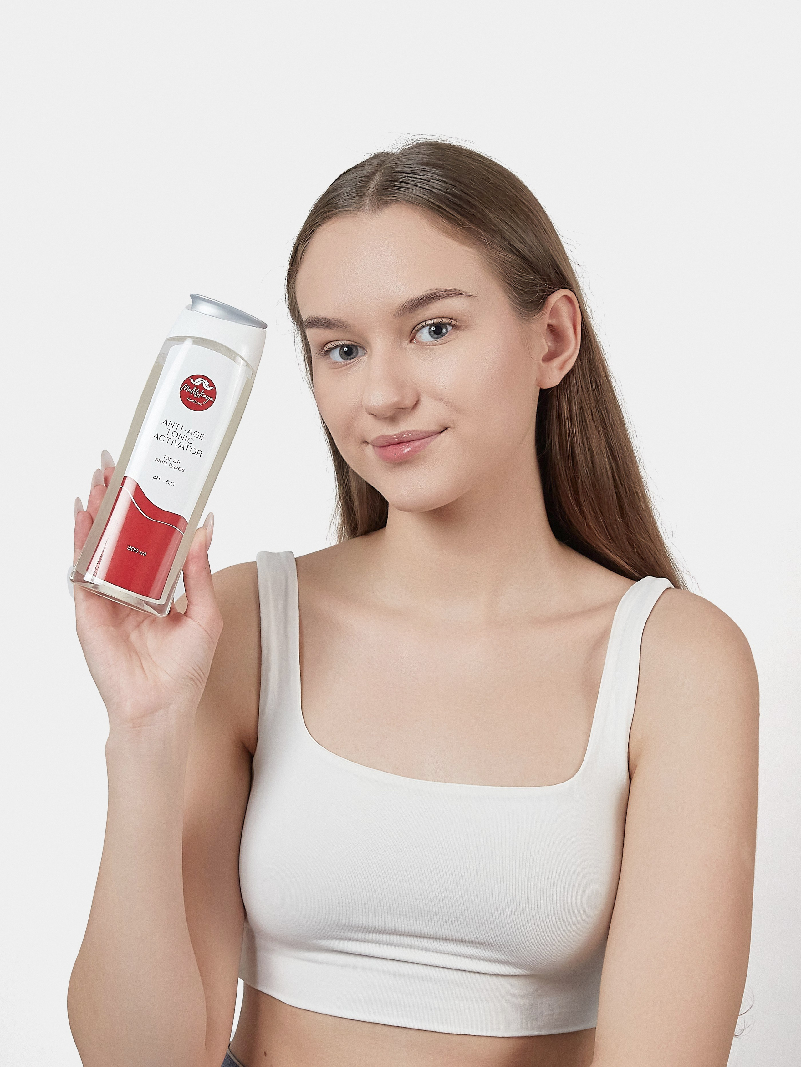 Фотосъемка с моделью на белом фоне. Коммерческий фотограф в Москве Павел Володин