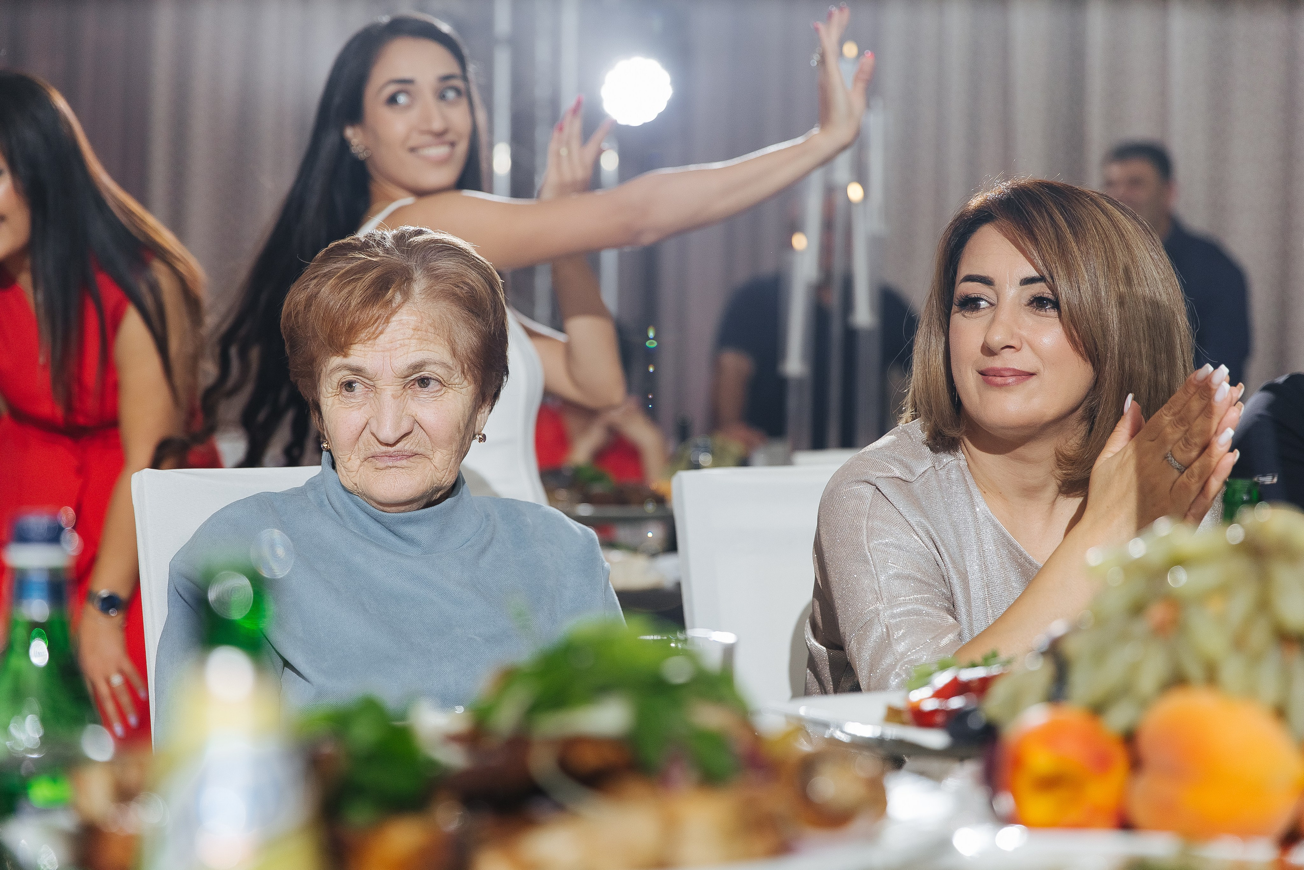 Ани и Назели. 35&5 День рождения, «Янтарь». Фотограф в Красноярске Надежда Воскресенская