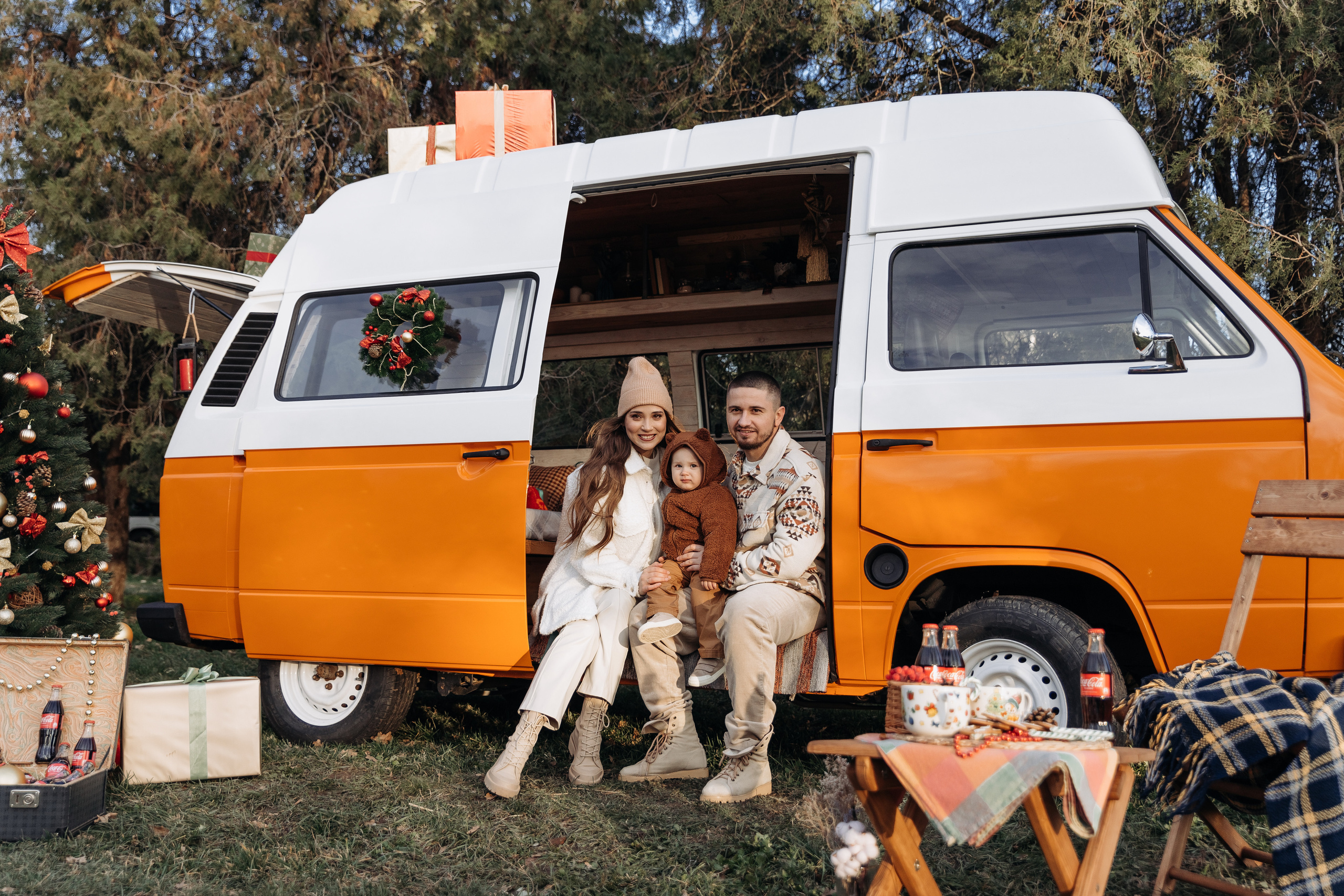 Жёлтый фургончик. Миленина Юлия Свадебный и семейный фотограф в Краснодаре