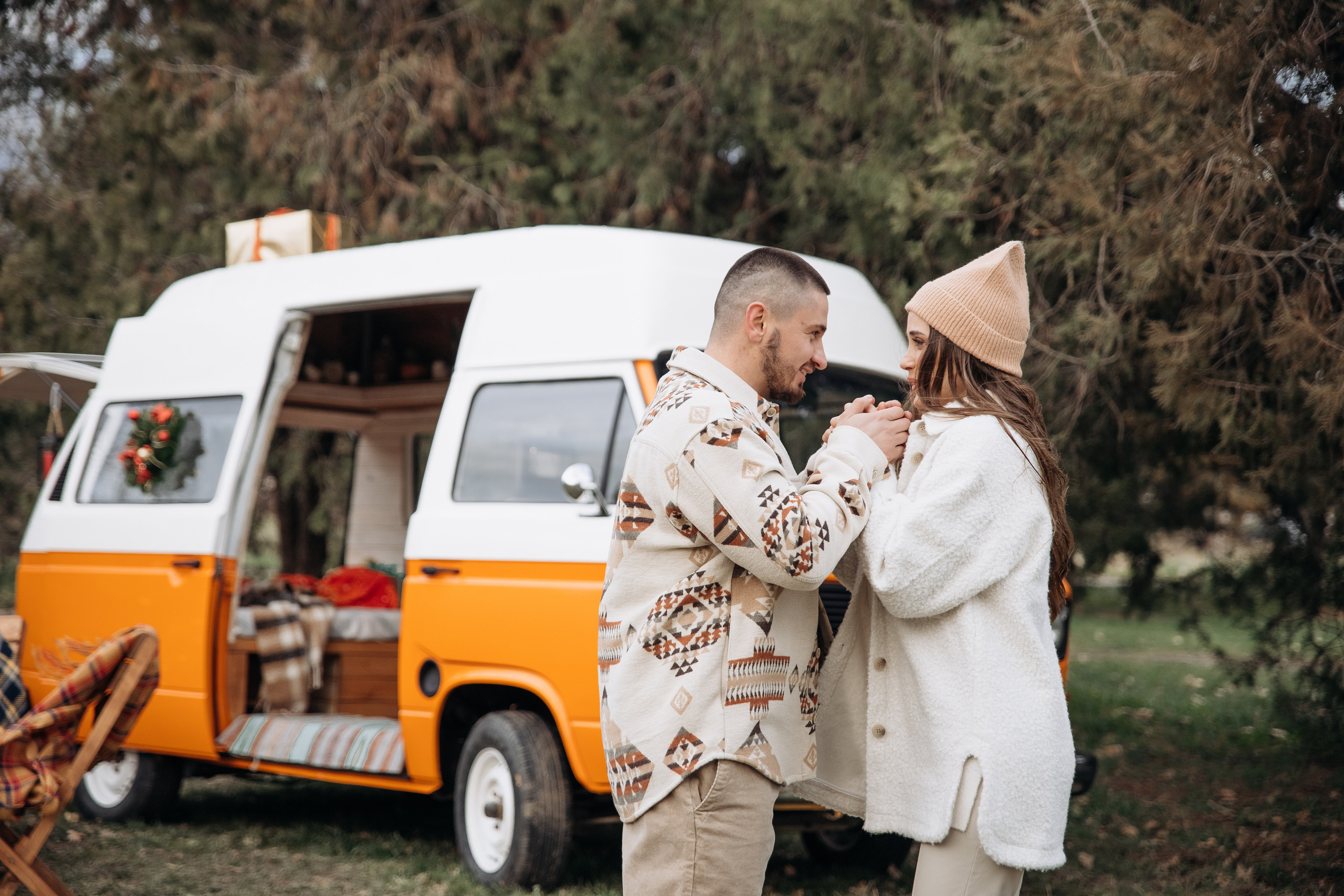 Жёлтый фургончик. Миленина Юлия Свадебный и семейный фотограф в Краснодаре