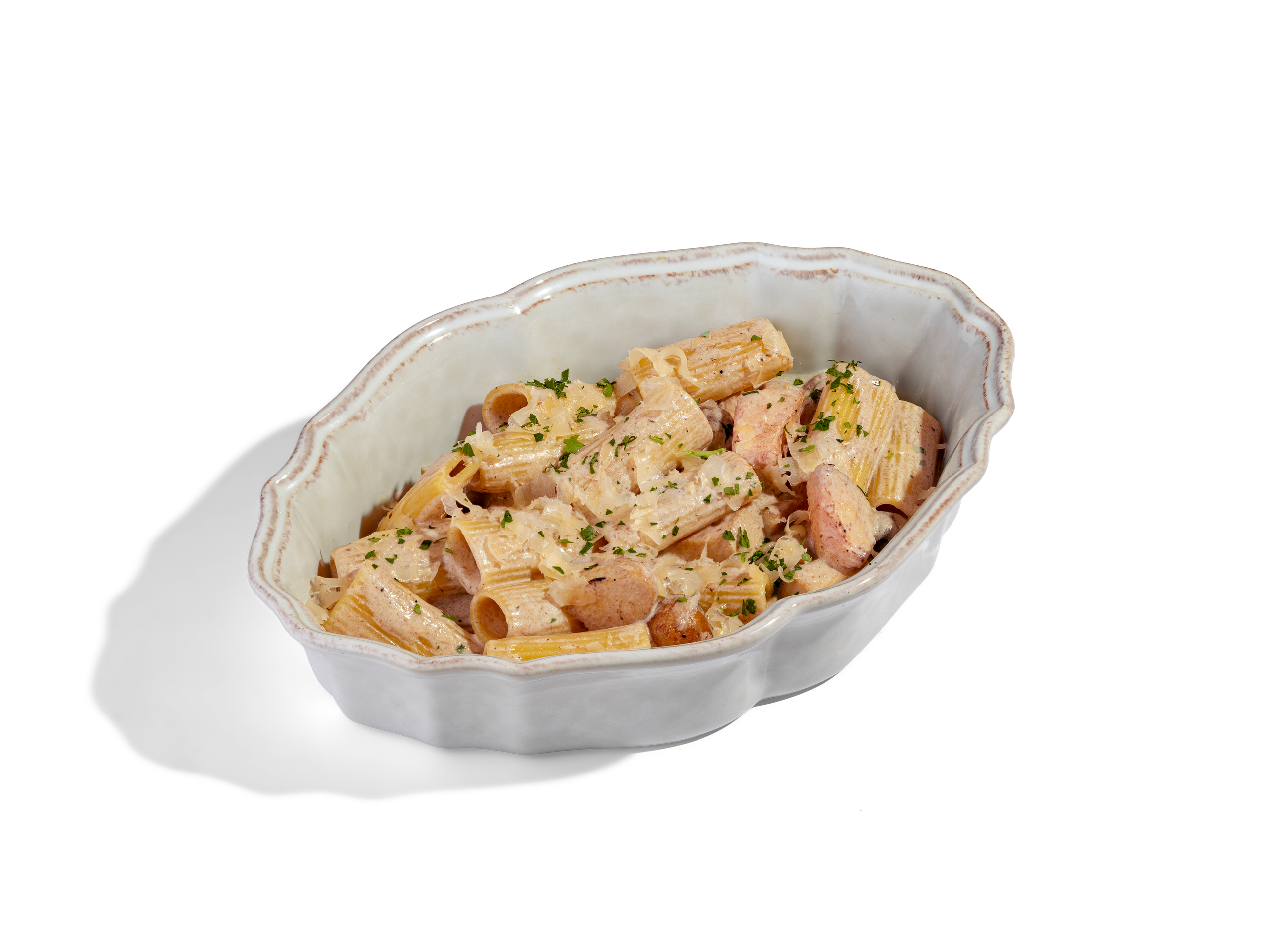 ПАСТА РИГАТОНИ С ЦЫПЛЕНКОМ, ГРИБАМИ И ТРЮФЕЛЬНОЙ ПАСТОЙ 750₽. Паста ригатони в сливочном соусе с куриным филе,с шампиньонами, трюфельной пастой, луком шалот и пармезаном 