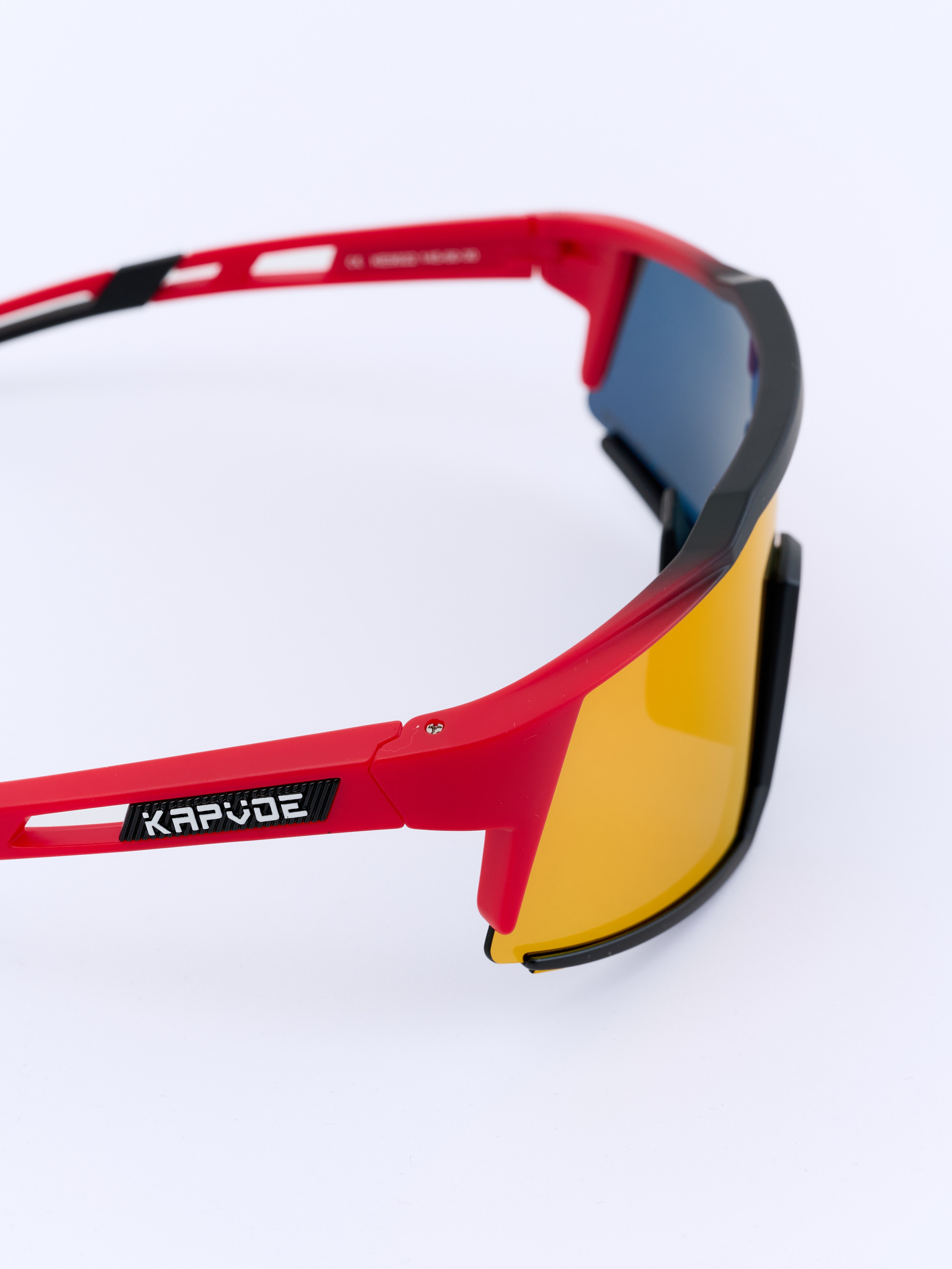 Красная оправа стильные очки сьемка в Екатеринбурге