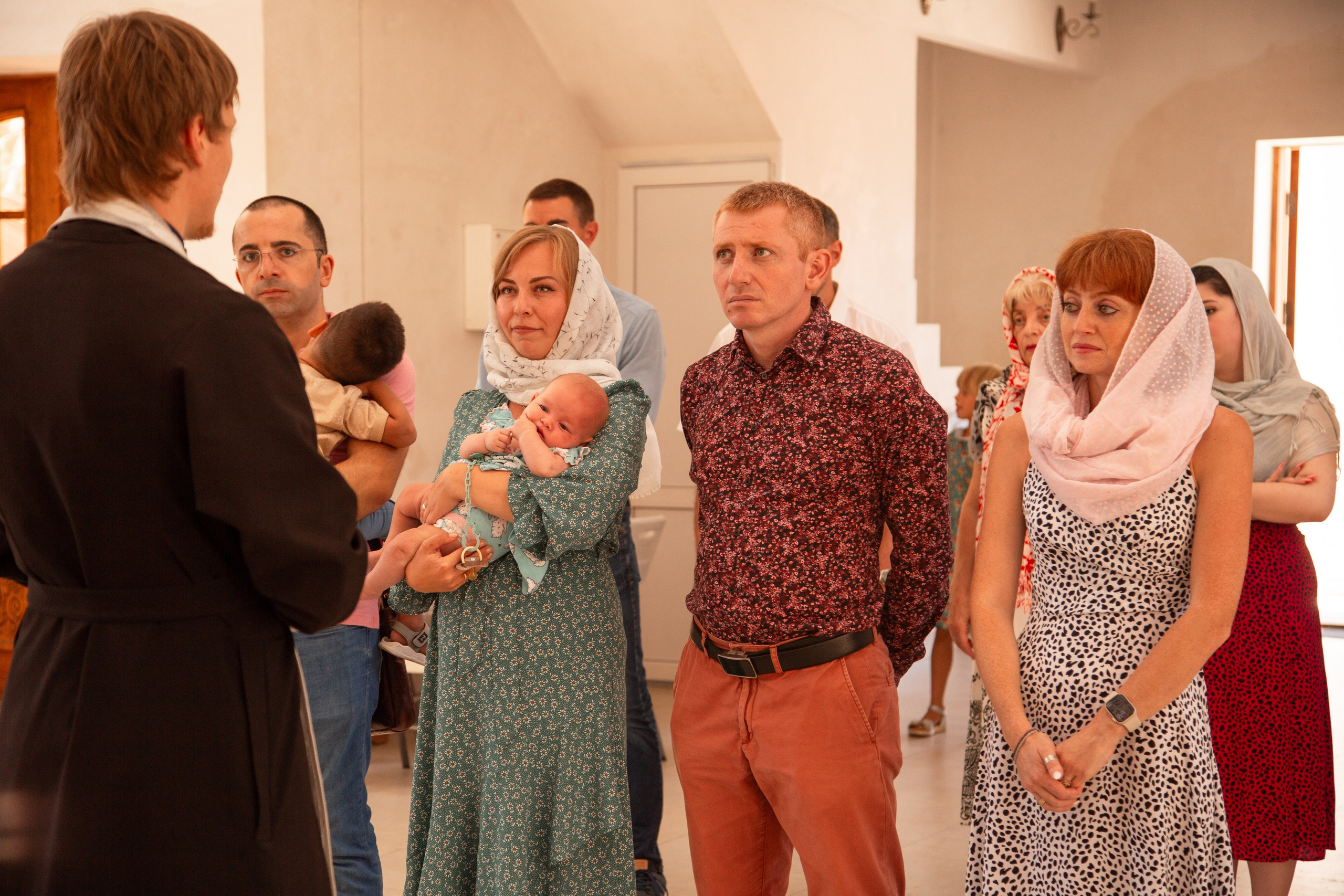 Крещение в храме апостола Симона Кананита в поселке Лоо. Семейный фотограф в Сочи, Лоо, Дагомысе, Вардане Кучумова Олеся