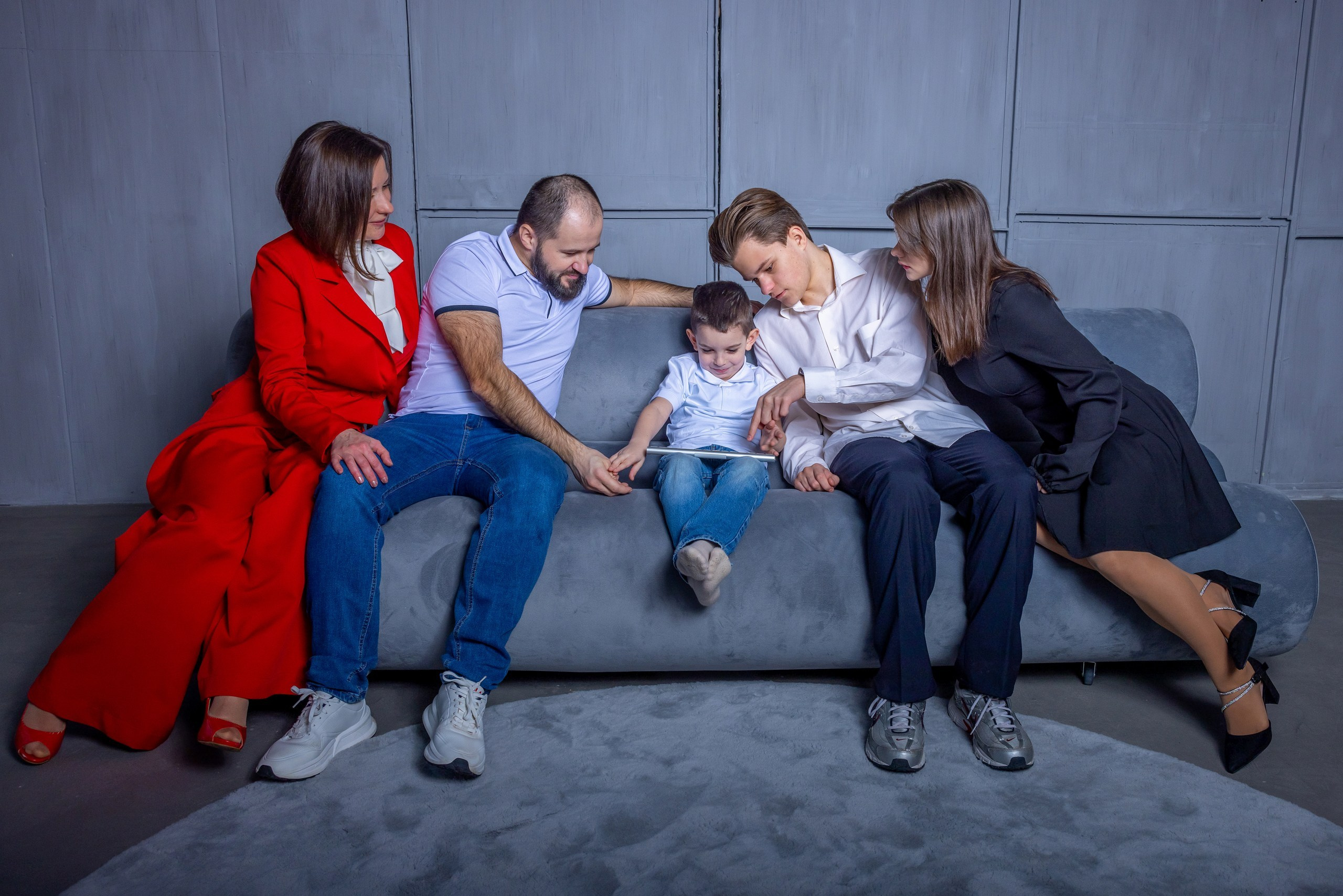 Большая семейная фотосессия в студии. Фотограф в Туле Крупский АнДРей. Фотостудия «КАДР71» в Туле