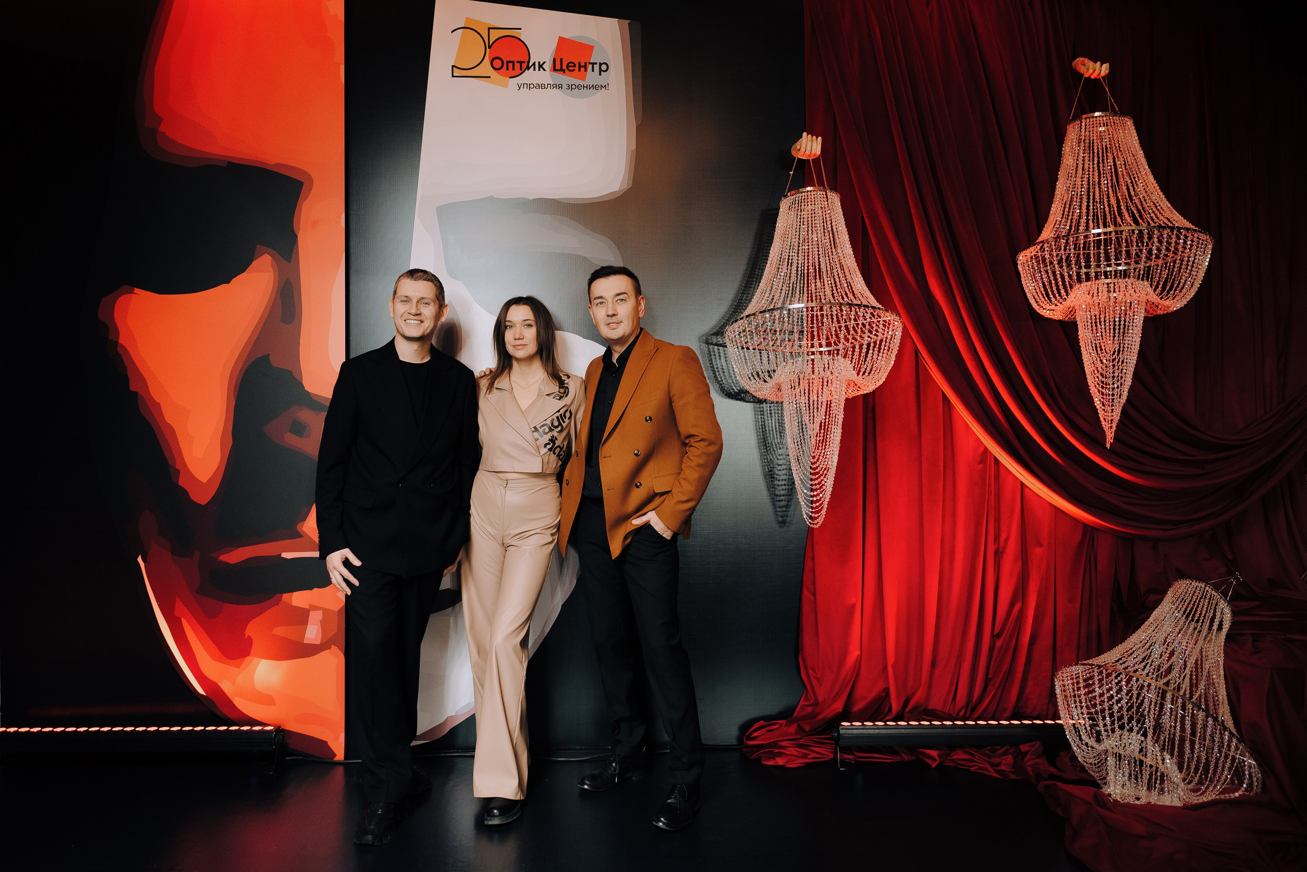 СПЕКТАКЛЬ «ВОЛШЕБНЫЕ ОЧКИ» ОПТИК-ЦЕНТР. Репортажный фотограф Зуев Роман г. Челябинск