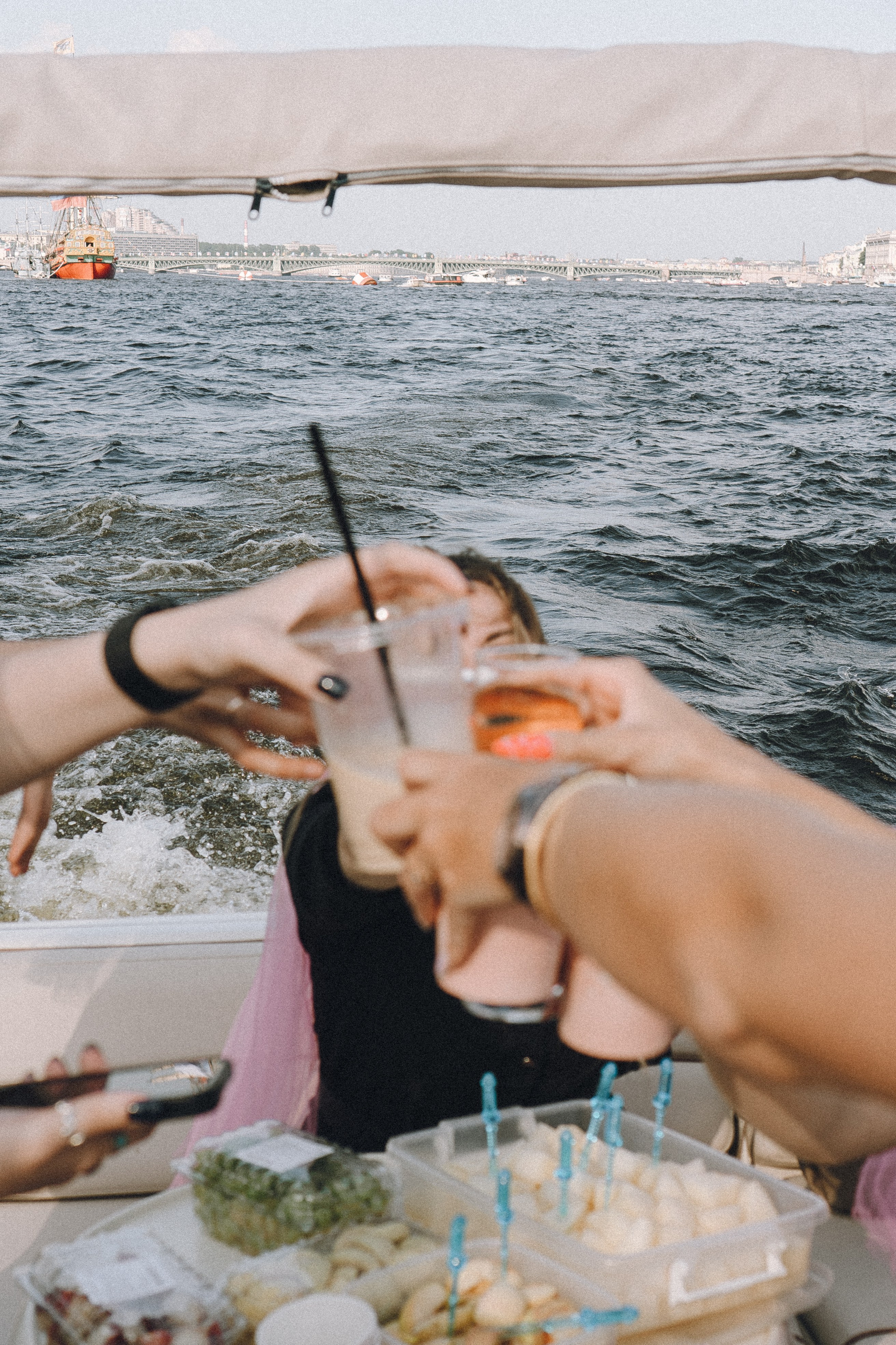 ДЕВИЧНИК НА КАТЕРЕ. Профессиональный фотограф, Санкт-Петербург — Виктория Богомолова