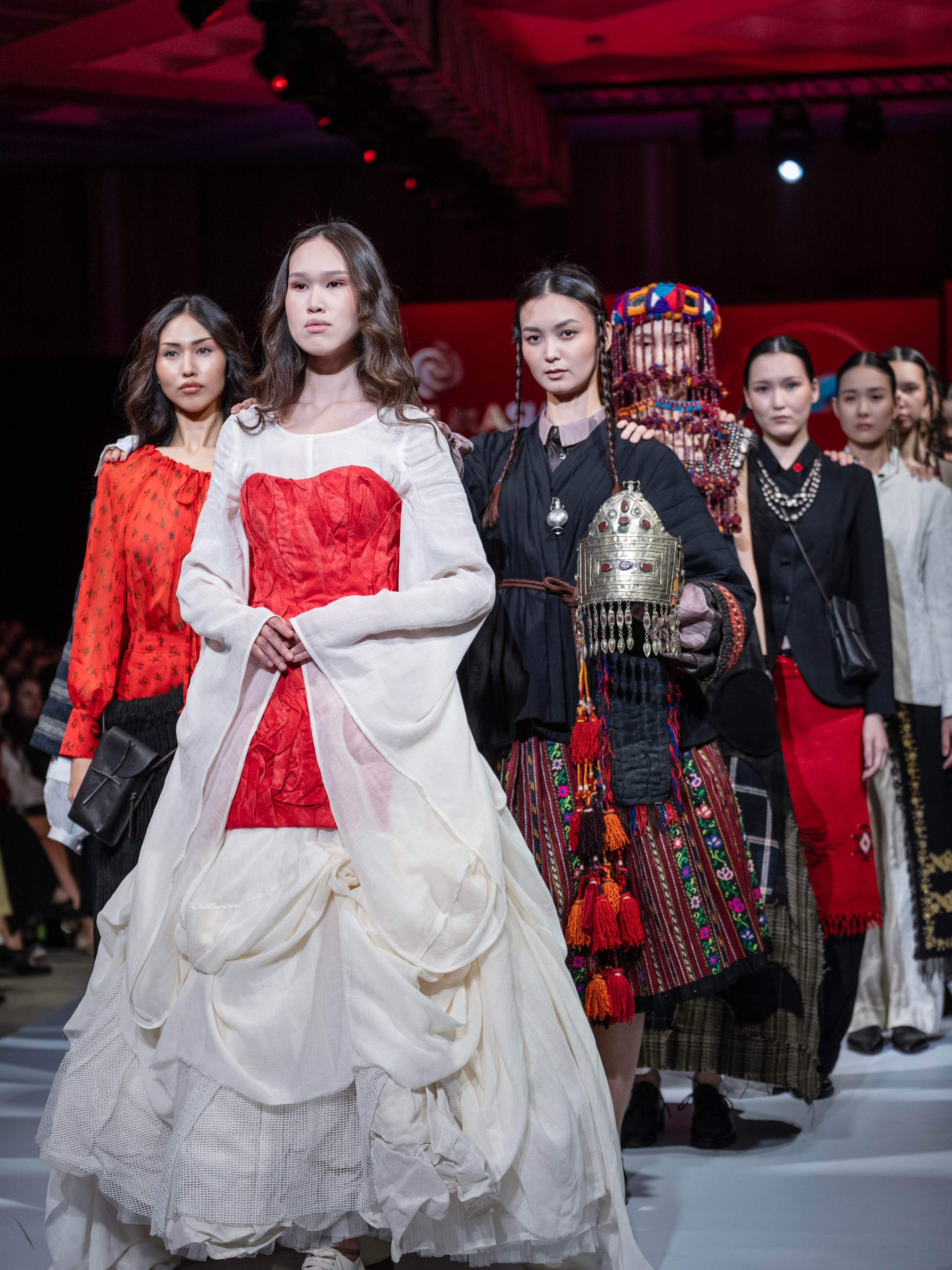 EURASIAN FASHION WEEK Reberth. Сайт Алматинского НЮ АРТ, будуар и фэшн фотографа Дениса Карпенко