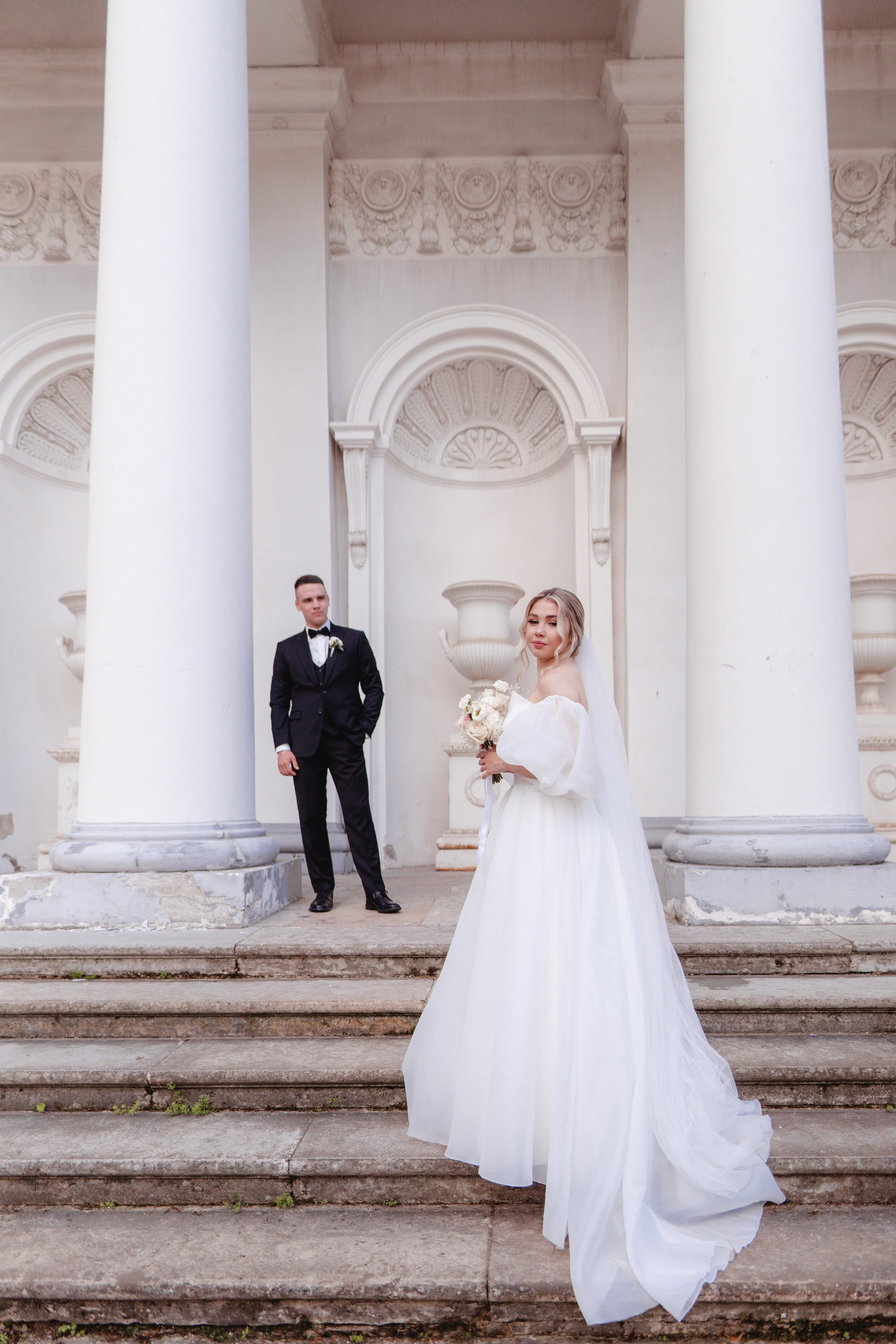 Красивые места для свадебной фотосессии летом в Санкт-Петербурге. Свадебный фотограф Александр Невский в Санкт-Петербурге