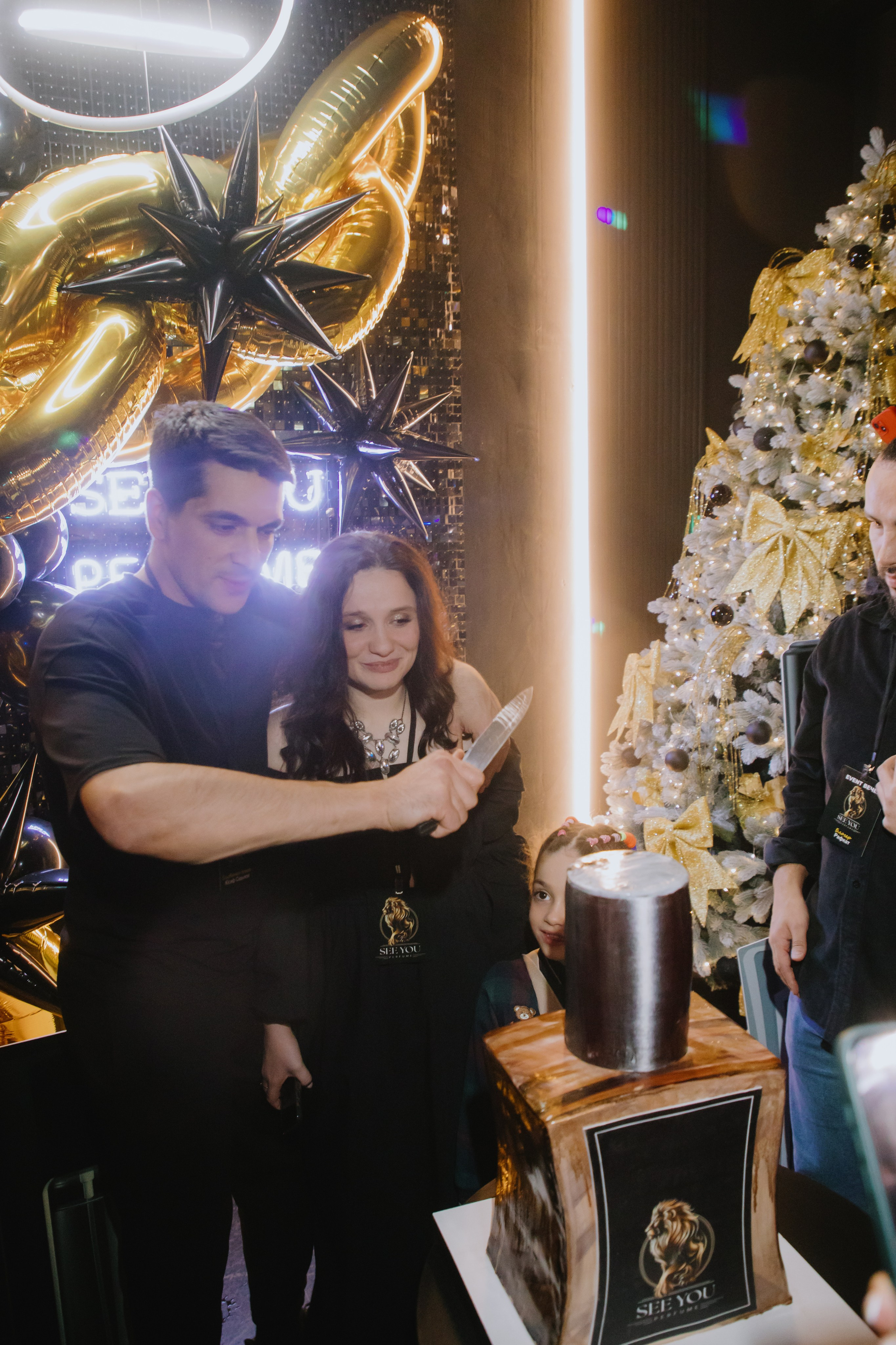 See `You Perfume. Фотограф в Москве и Санкт-Петербурге Дарина