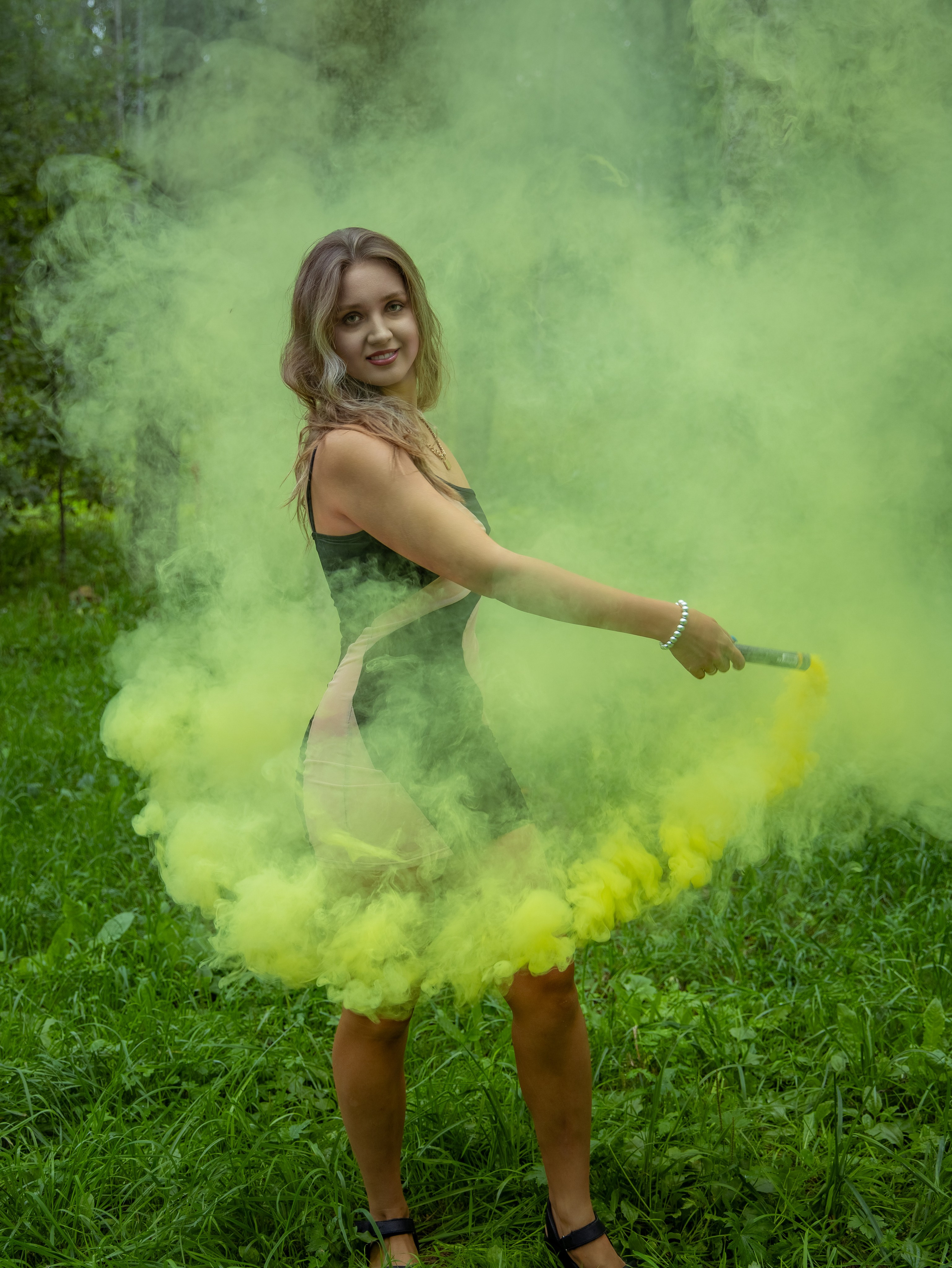 Фотосессия с дымовыми шашками с Настей. Ильдар Салимов — портретный и репортажный фотограф в Москве