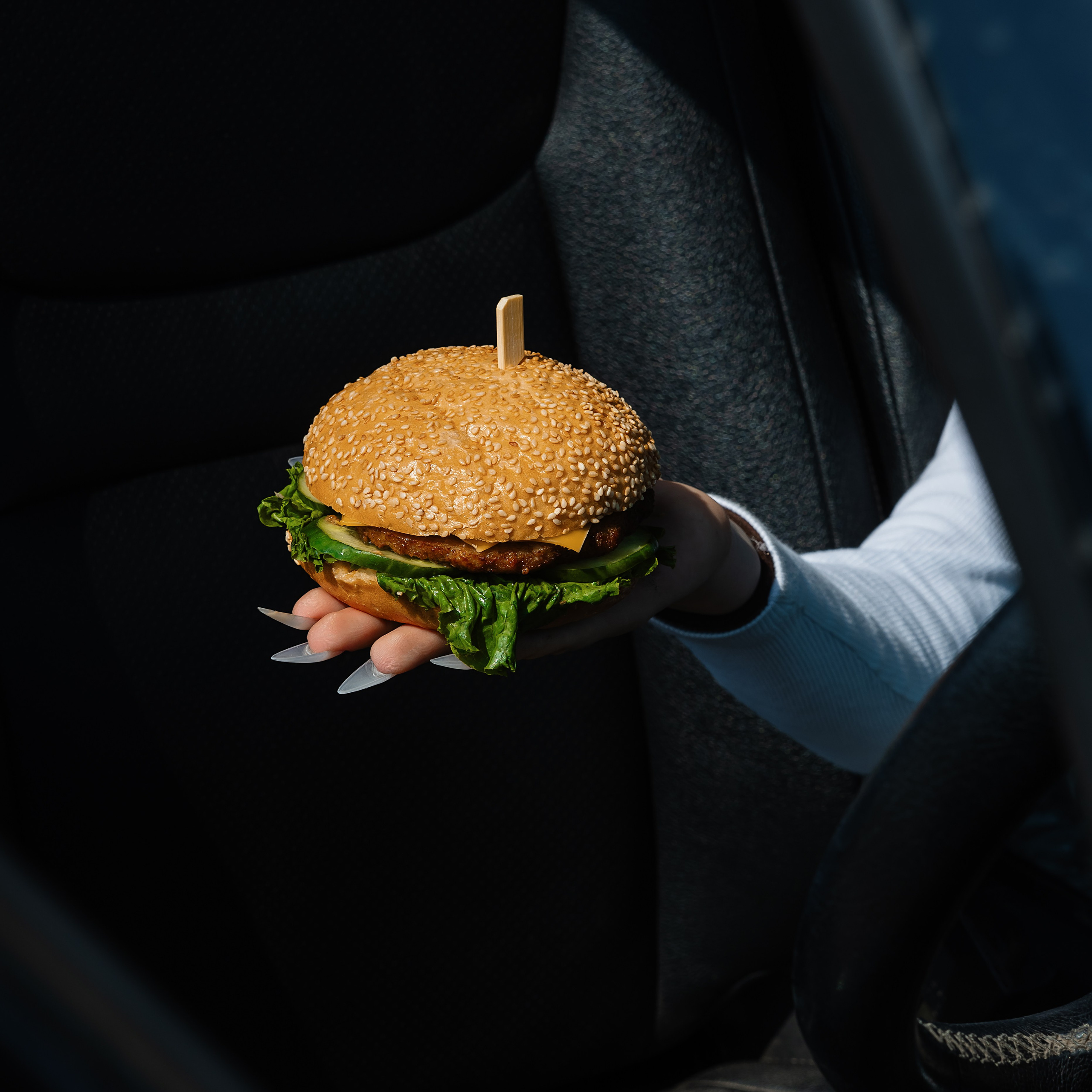 Bus № 1. Фотограф и видеограф в Улан-Удэ: Аюна Габагуева и Артём Шаханов