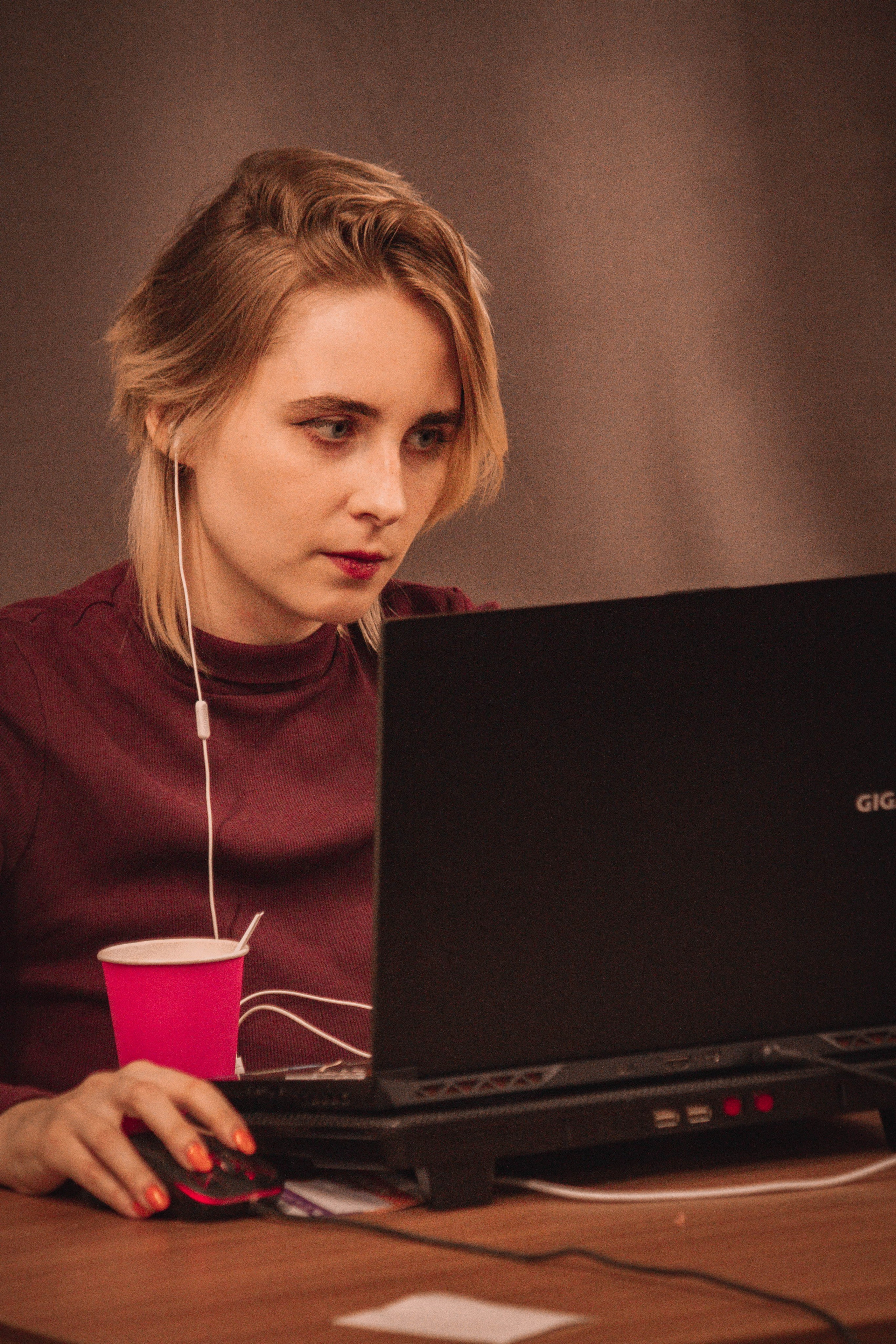 ЖЕНСКИЙ ГЕЙМДЖЕМ — Творческий сбор разработчиц. Создадим шедевр? Виталина и её фотоискусство