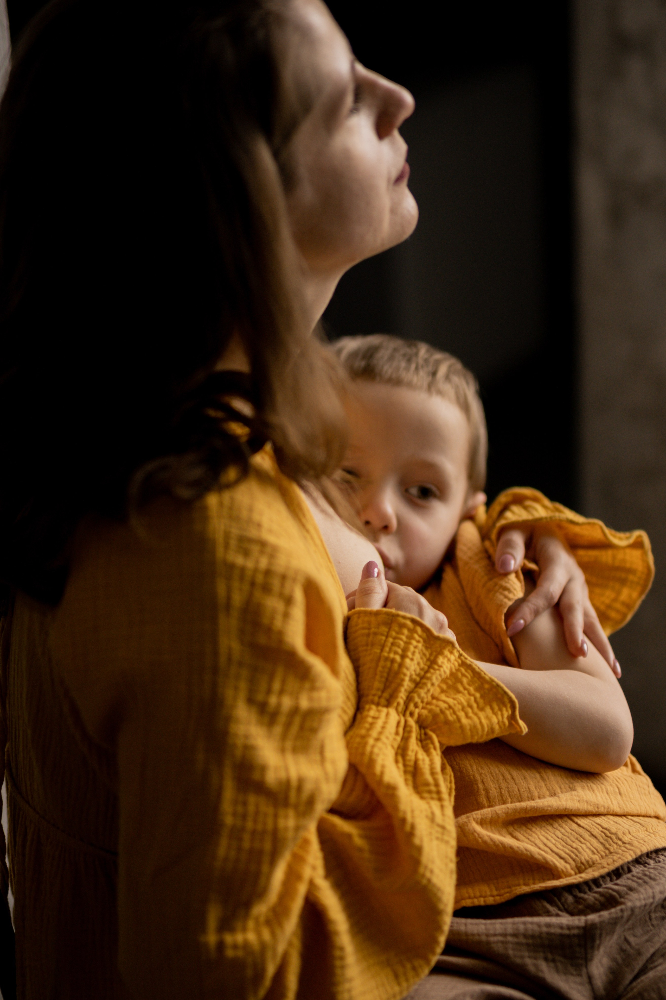 Татьяна и Миша в студии. Фотограф грудного вскармливания в Москве Екатерина