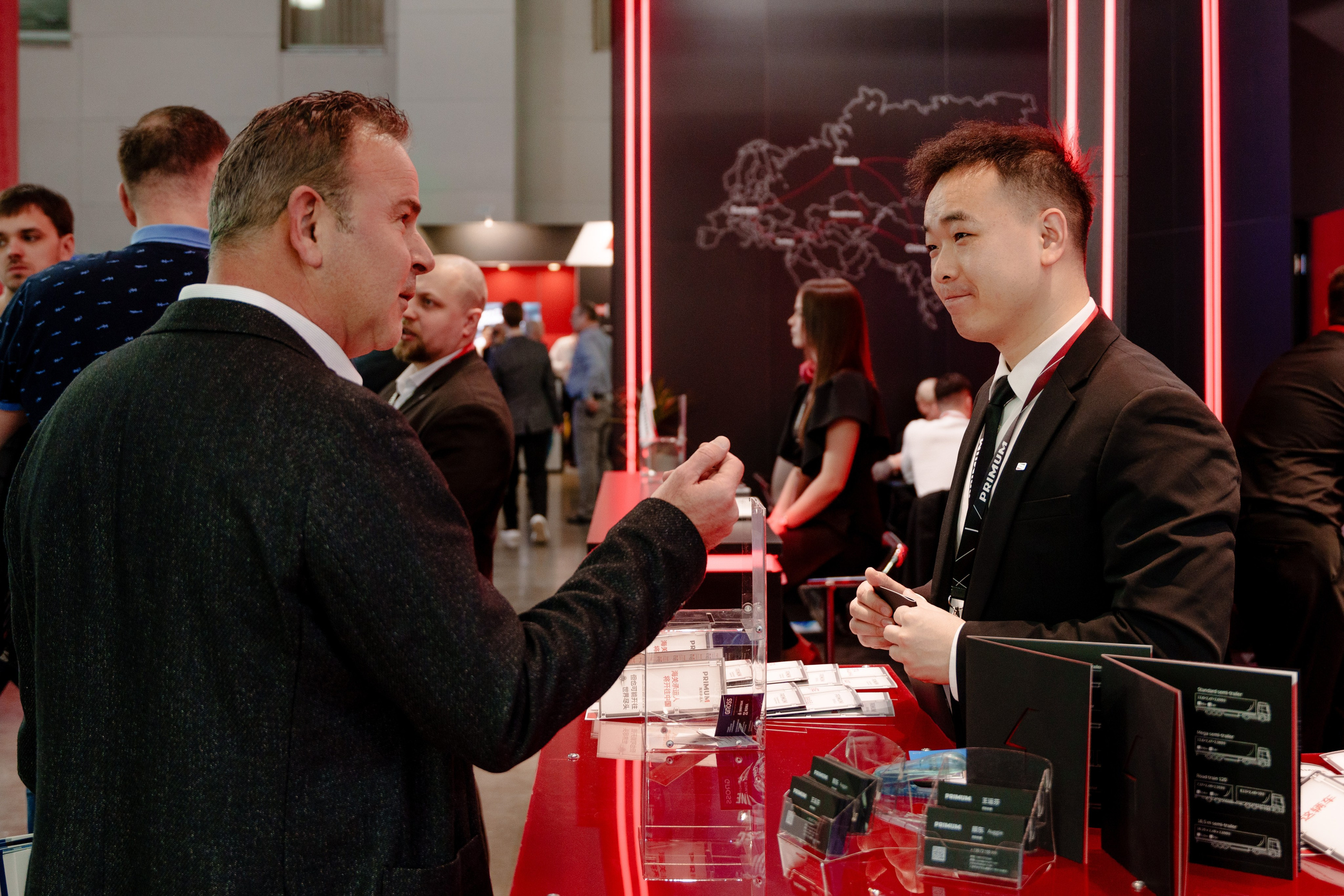 Репортажный фотограф на экспо Крокус. Репортажный фотограф Москва Сергей Дружинин