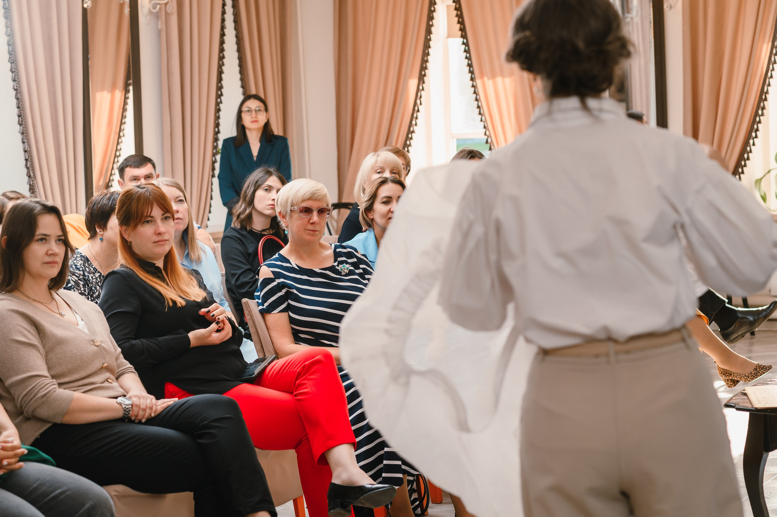 «Евгений Онегин»: лекция в особняке. Wedding and family photographer USA