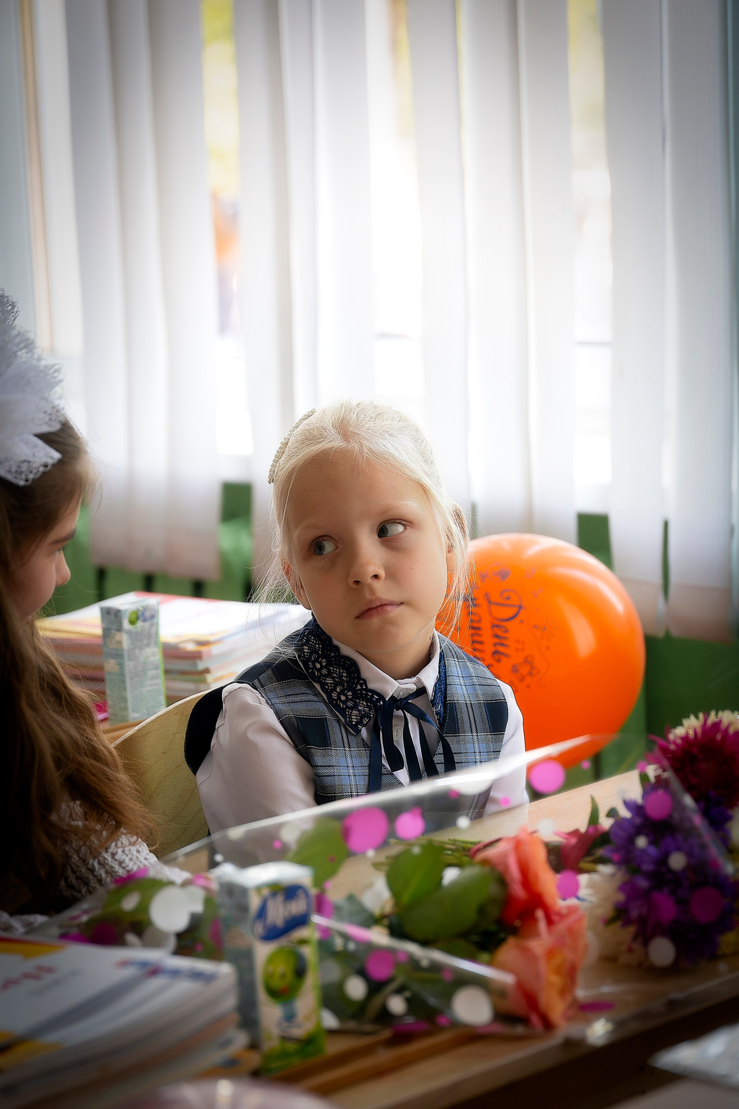 1 Сентября. Школа № 135. Лев Постнов.Фотограф. Нижний Новгород