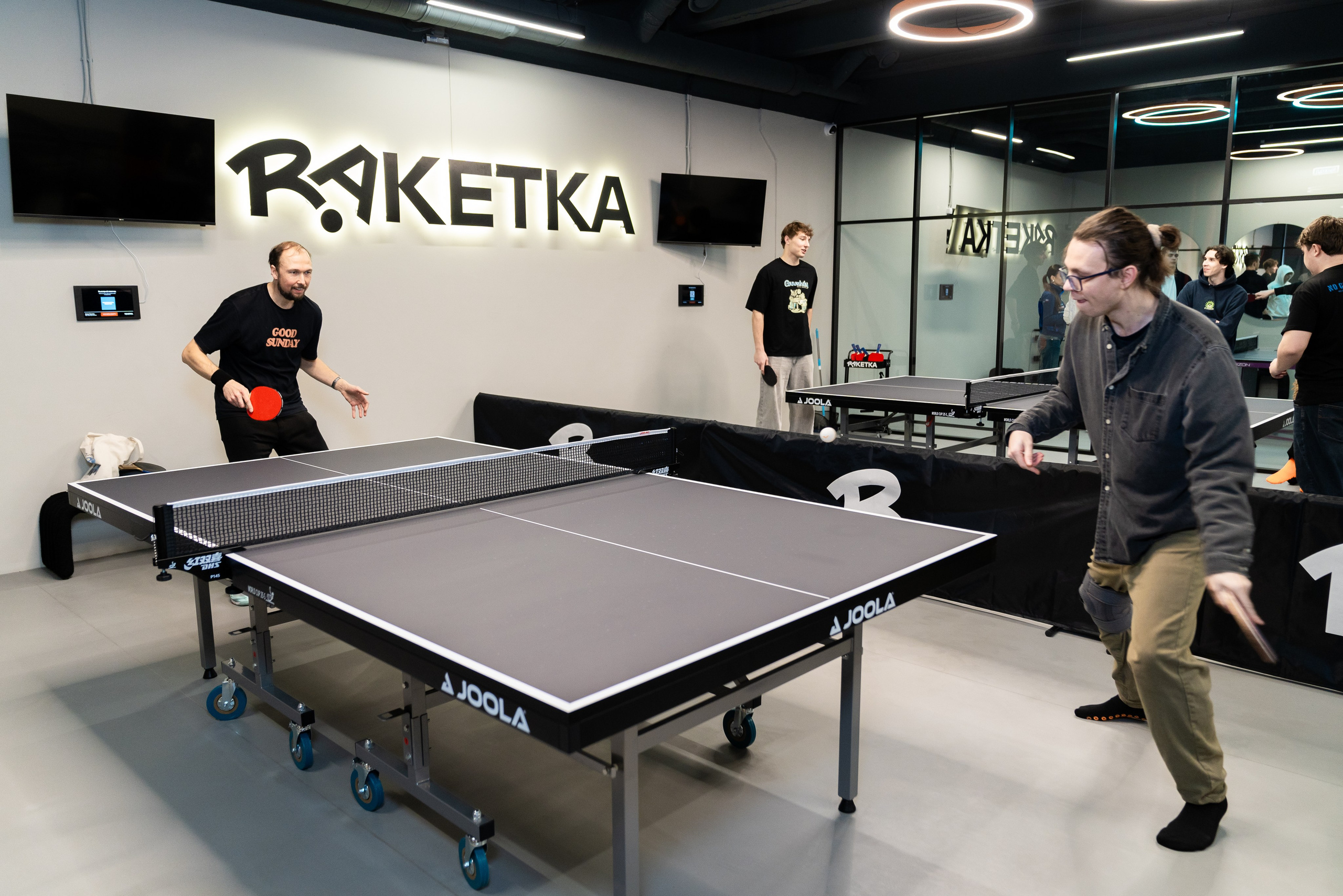 Пинг-понг клуб Ракетка, Брусницын квартал, клуб Ракетка Санкт-Петербург, клуб настольного тенниса в Санкт-Петербурге, пинг-понг клуб в Брусницын квартале Санкт-Петербург 