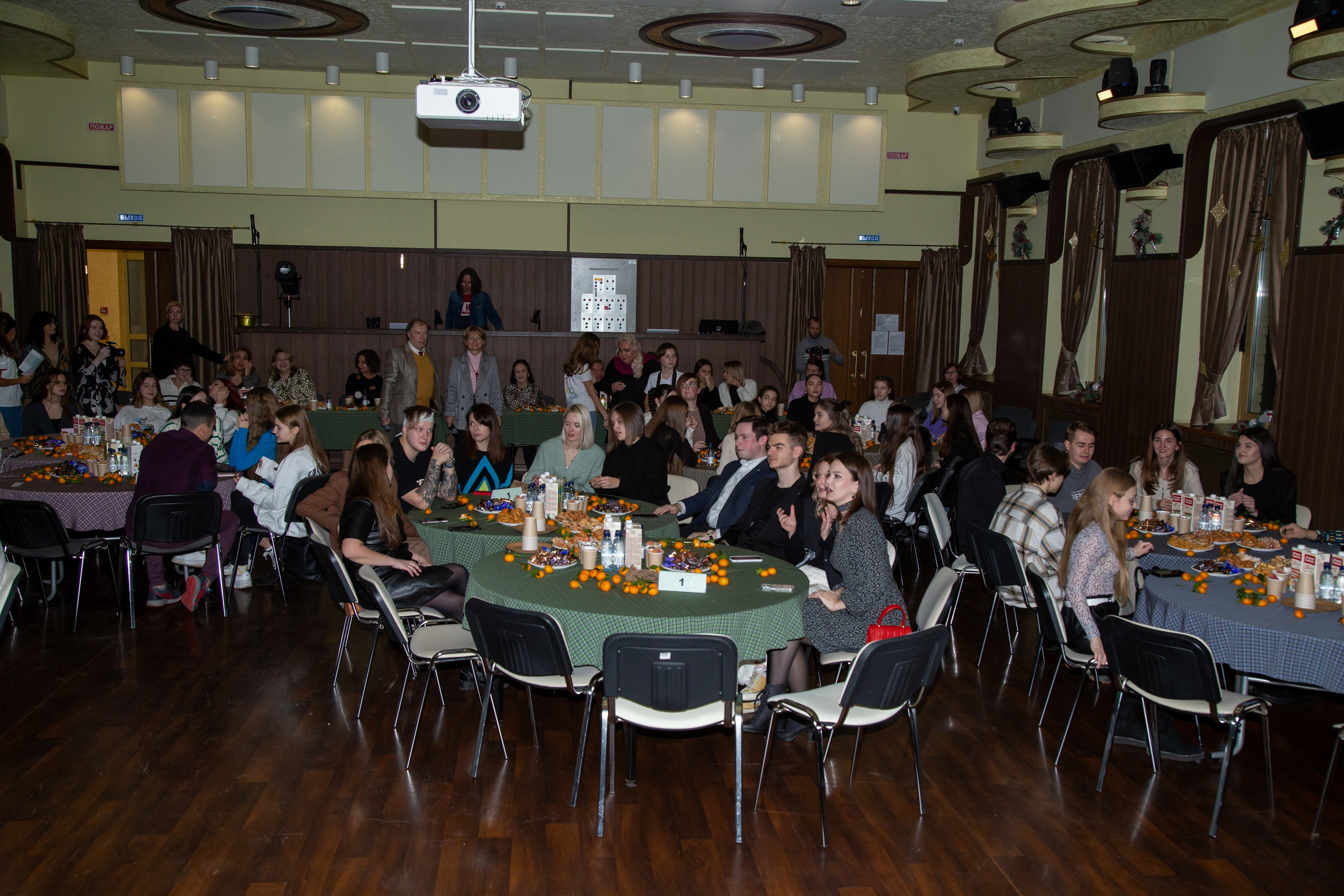 Репортажная съёмка для Домисольки на новый год. «Студия DRONAVT`s» — видеосъёмка и фотография г. Москва