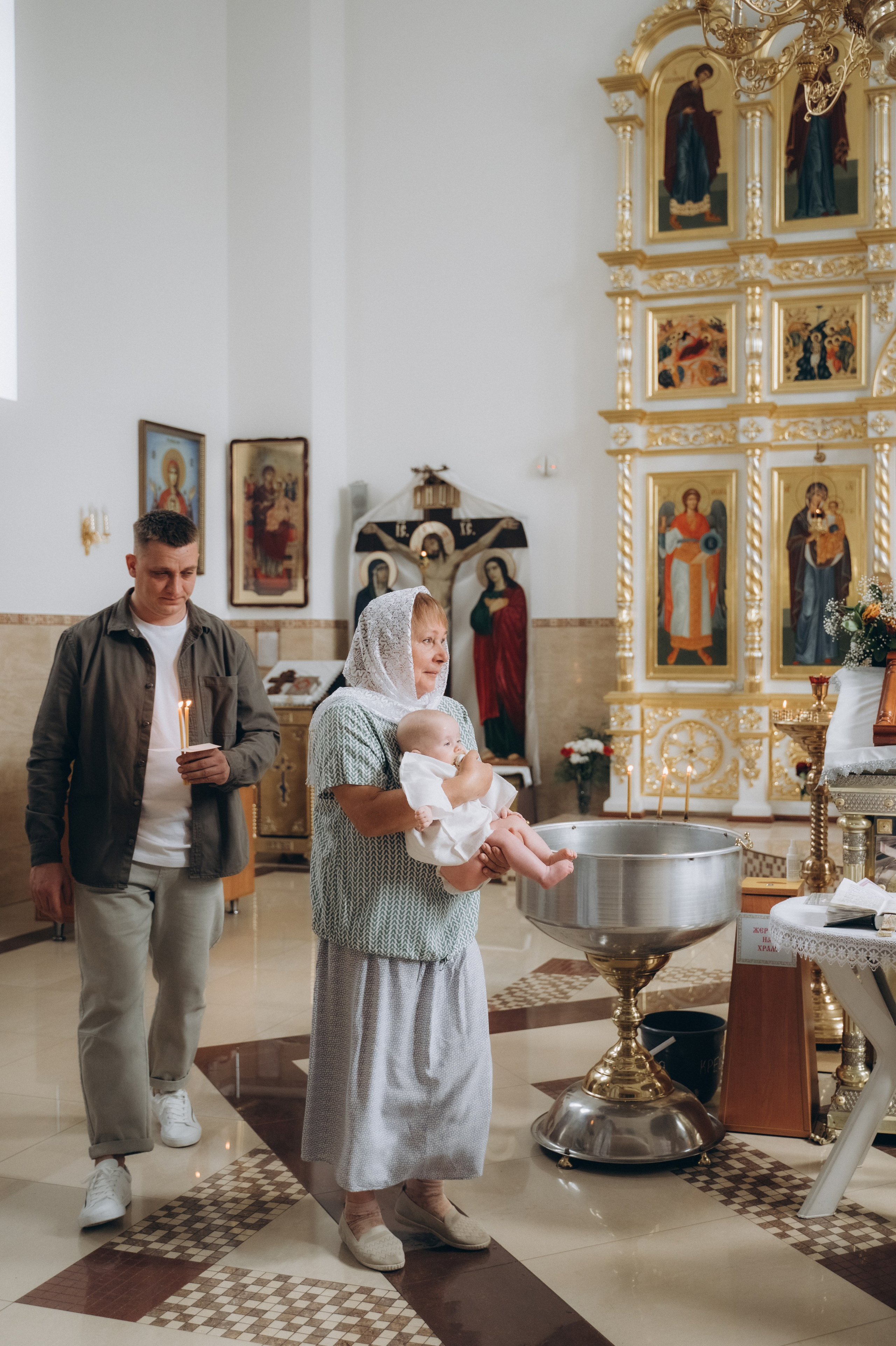 Крещение Корнелии (ХРАМ СВЯТИТЕЛЯ ЛУКИ КРЫМСКОГО). Семейный фотограф в Минске Дарья Дреко