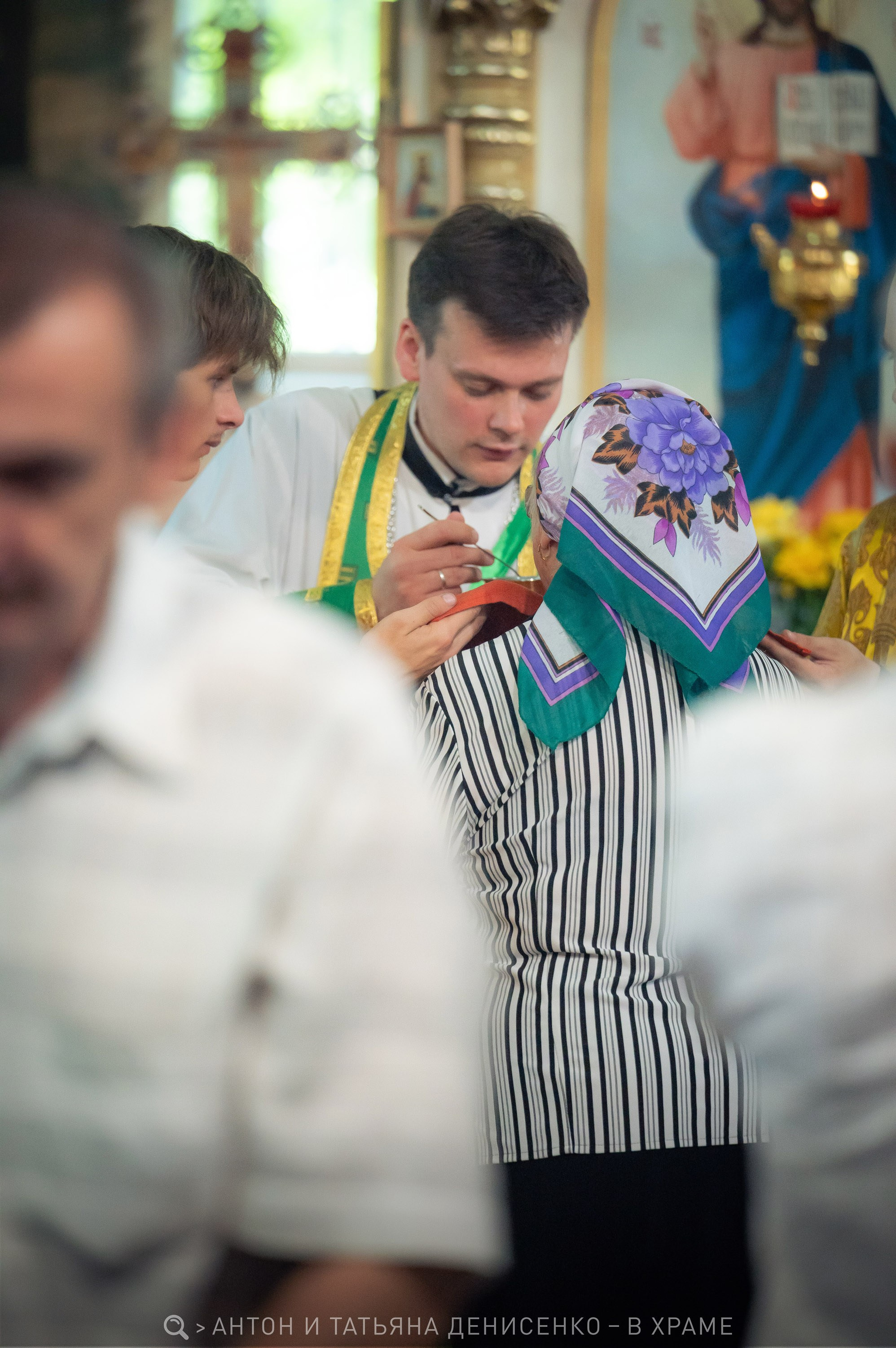 Храм ств. Николая Чудотворца, г. Зерноград. День Святой Троицы. Антон и Татьяна Денисенко — В храме