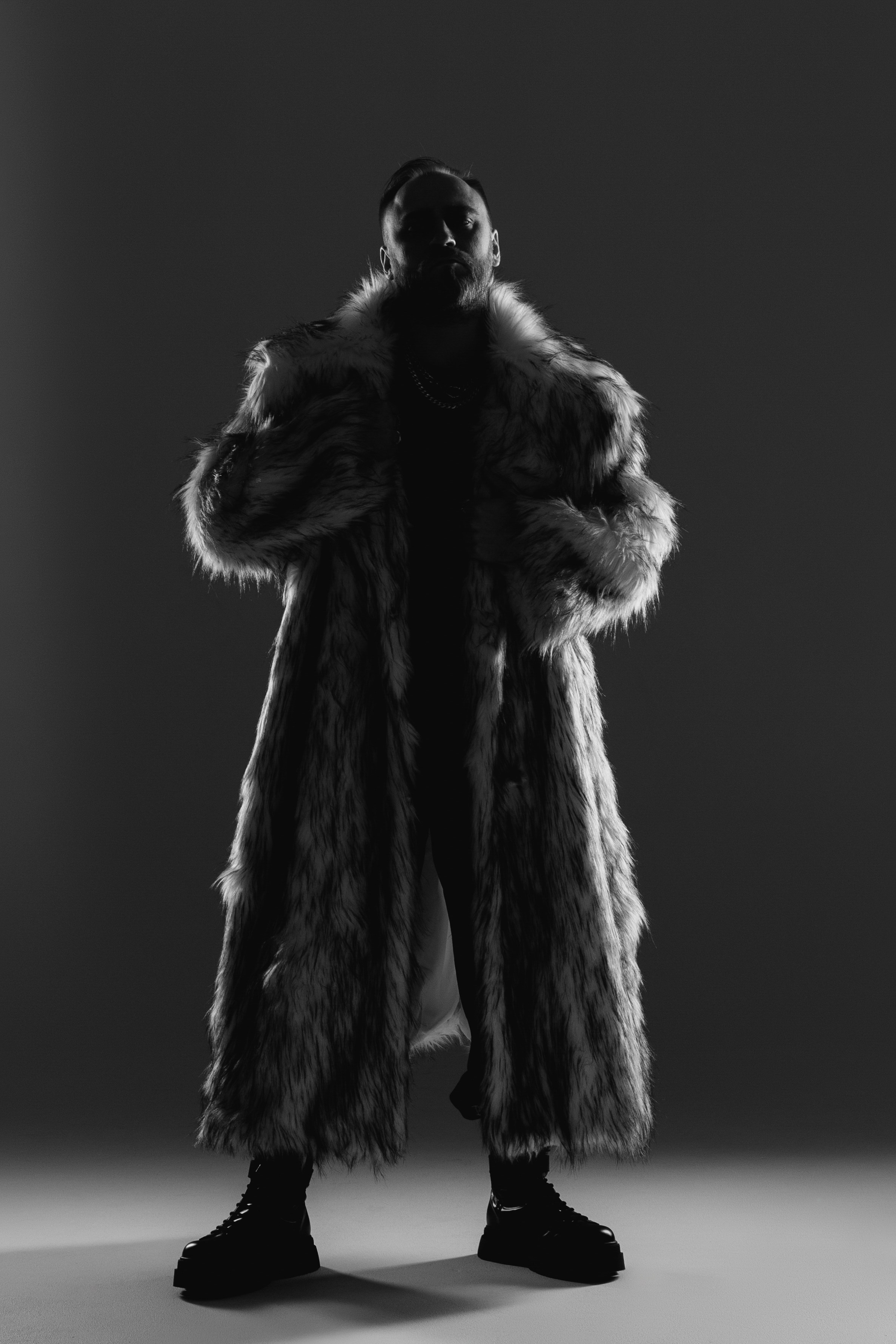 IOSTRA. Фотограф