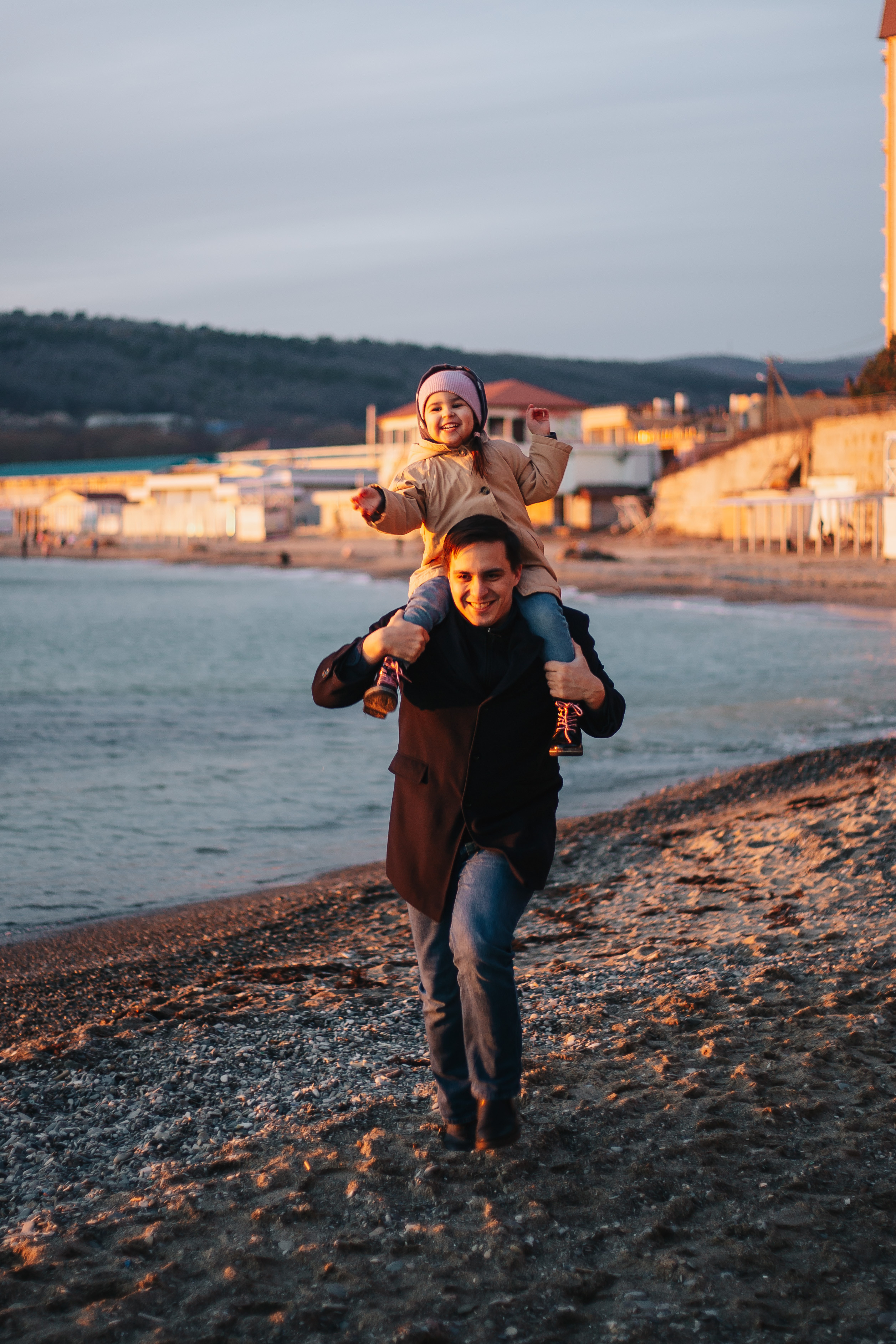 Семейная съемка на берегу моря. Свадебный и семейный фотограф в Краснодар, Россия