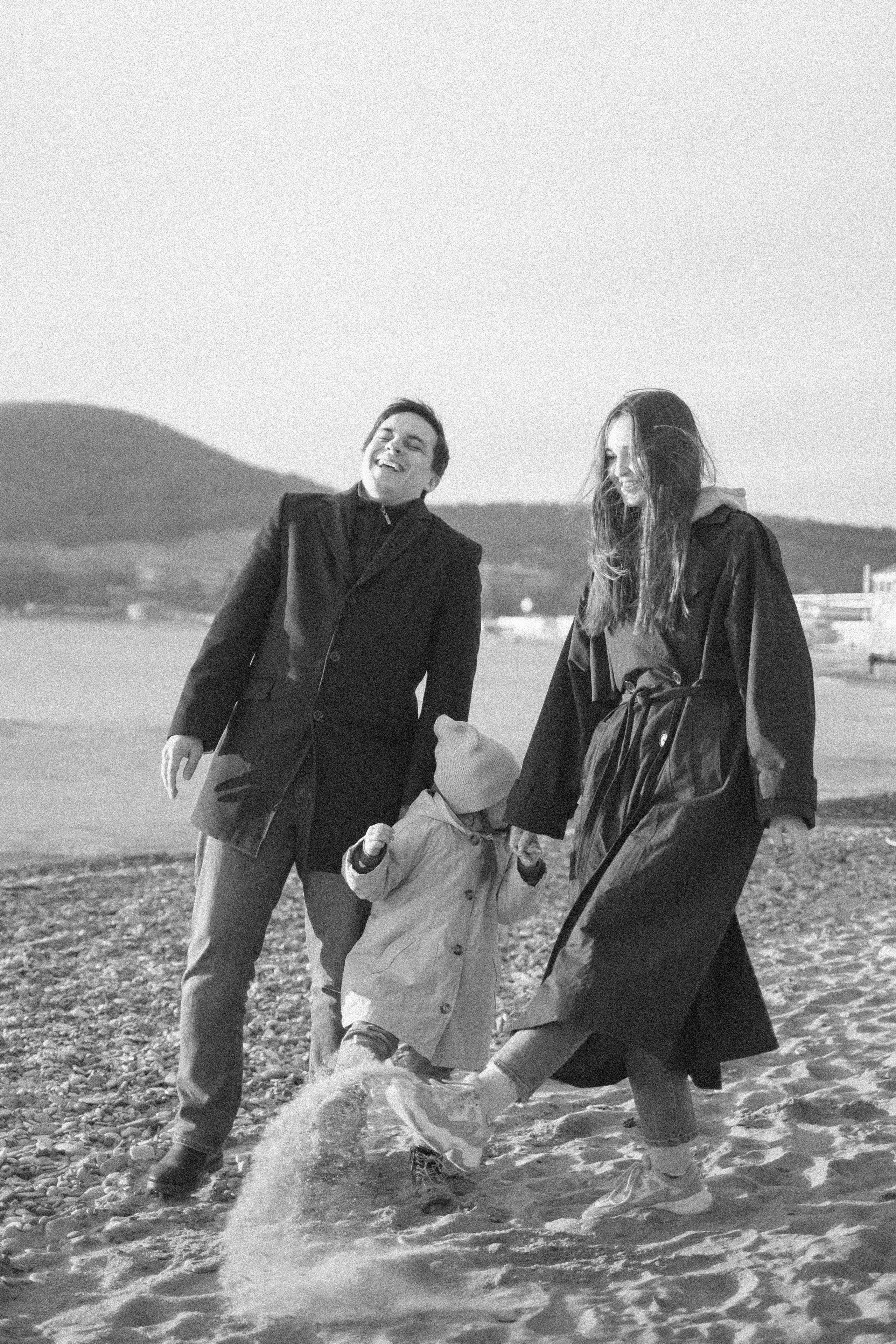 Семейная съемка на берегу моря. Свадебный и семейный фотограф в Краснодар, Россия