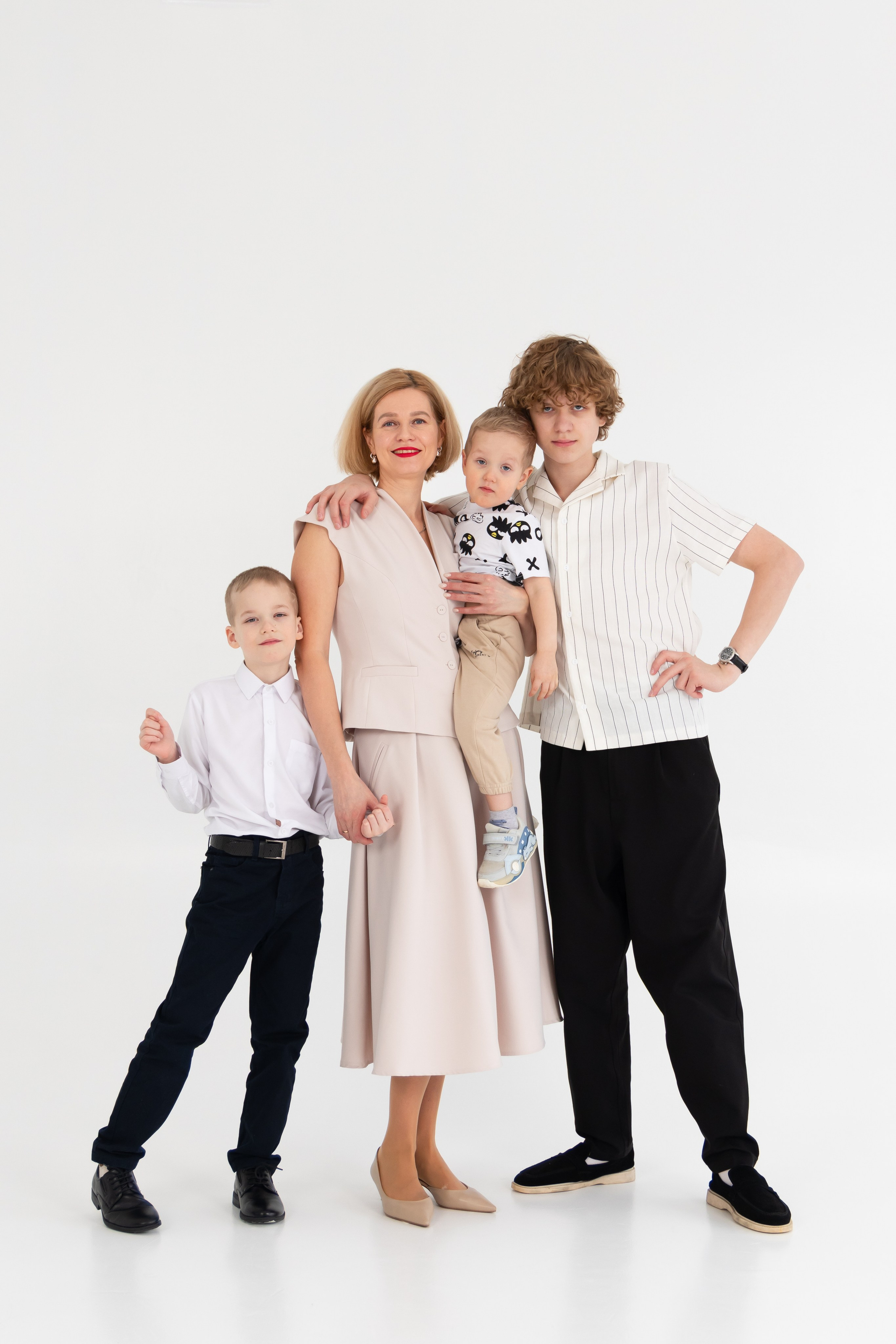 Давыдовых много не бывает! Семейная фотосессия в студии. Фотограф в Екатеринбурге Пойгина Елена