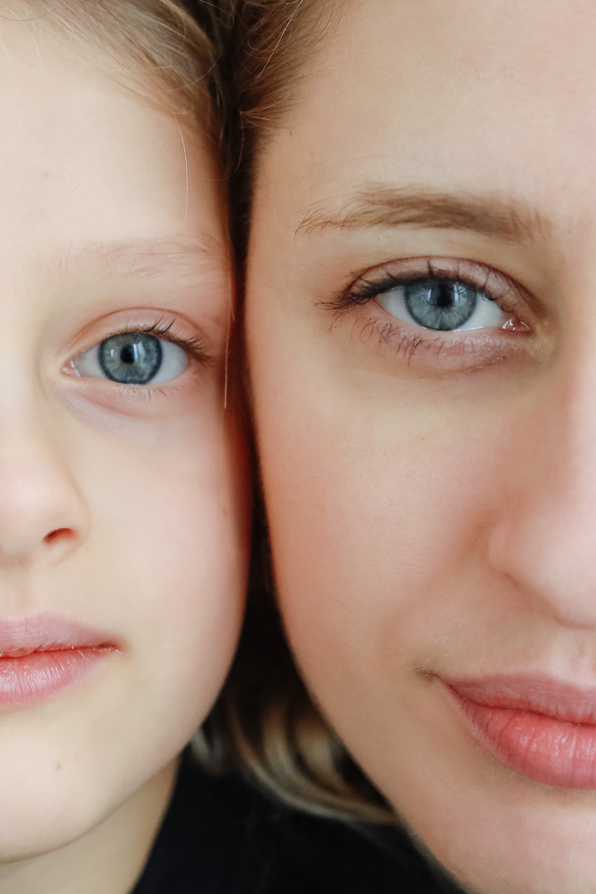 Очень крупно глаза мама дочка