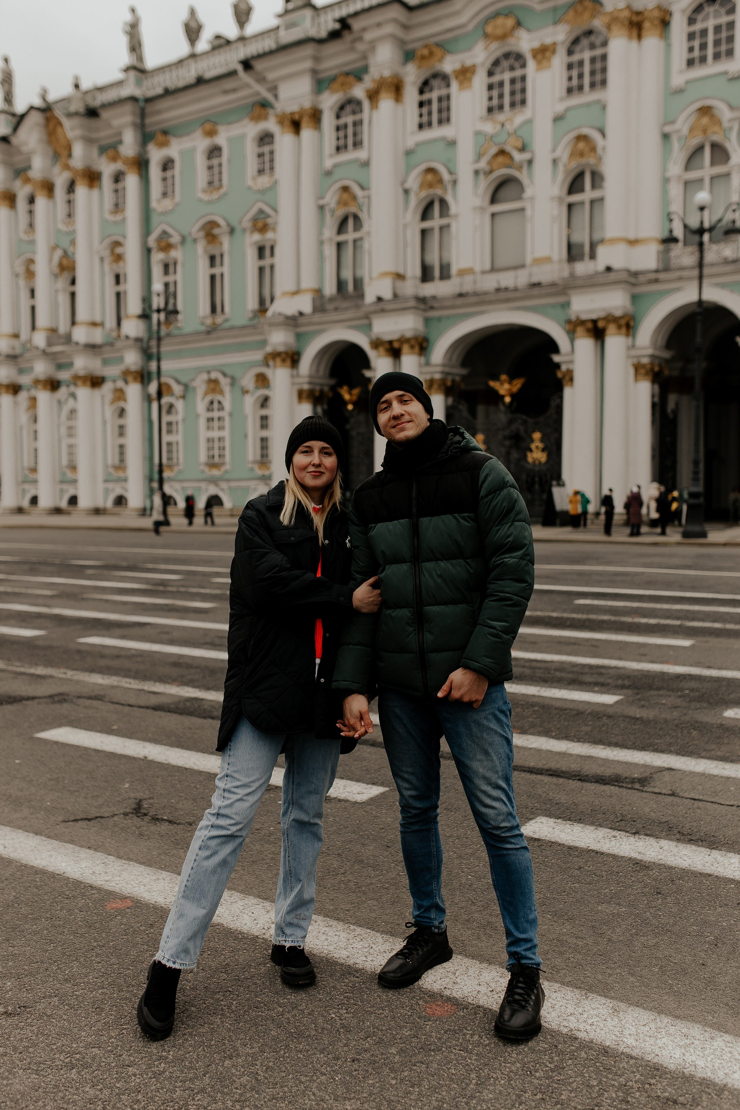 Поцелуй у Эрмитажа. Фотограф в Санкт-Петербурге Лиза Семченкова