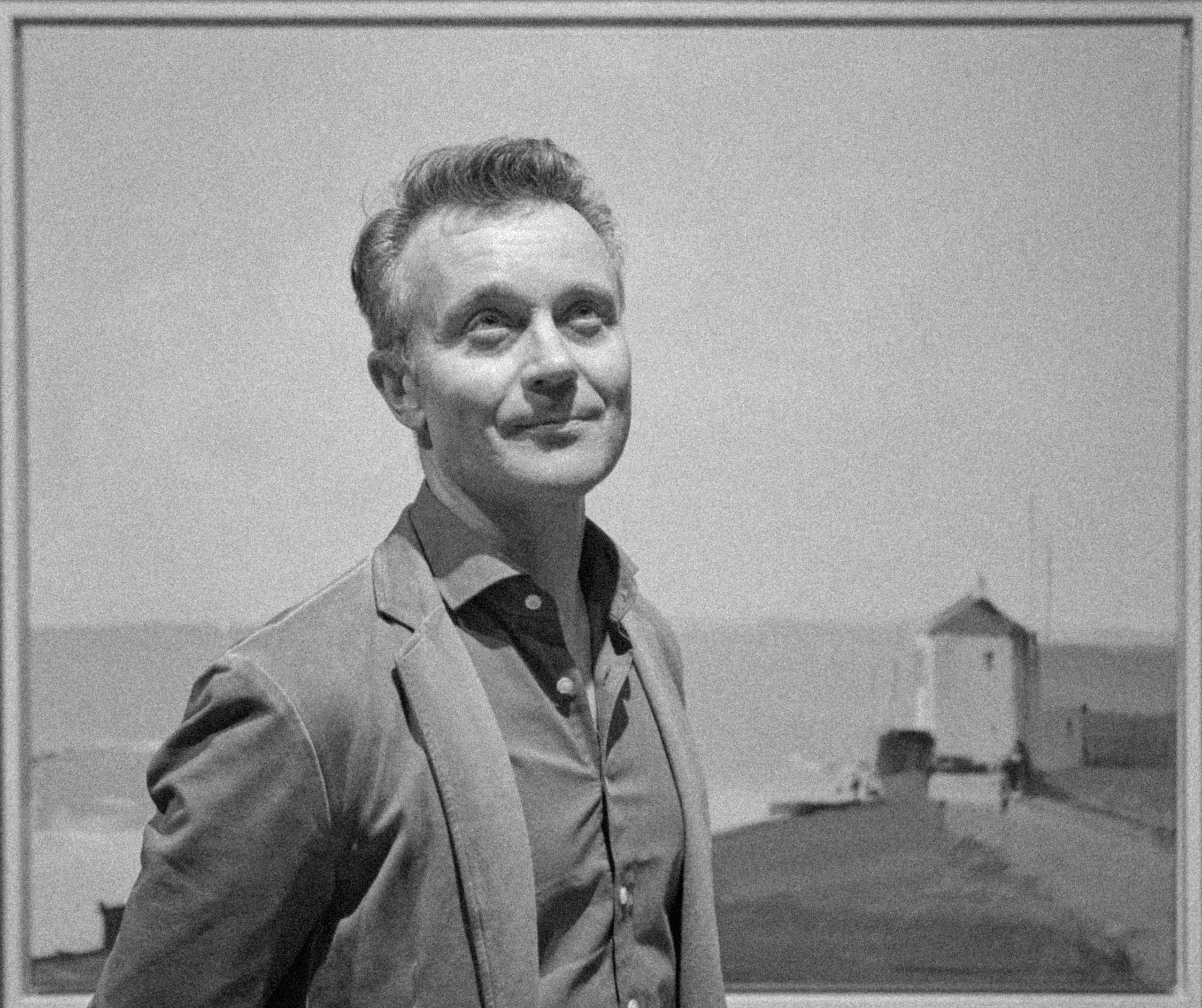 Портрет художника в жанре авторской портретной фотографии: эмоциональный и документальный подход к образу, подчёркивающий индивидуальность и творческое начало. Фотограф: Ожерельев Лев