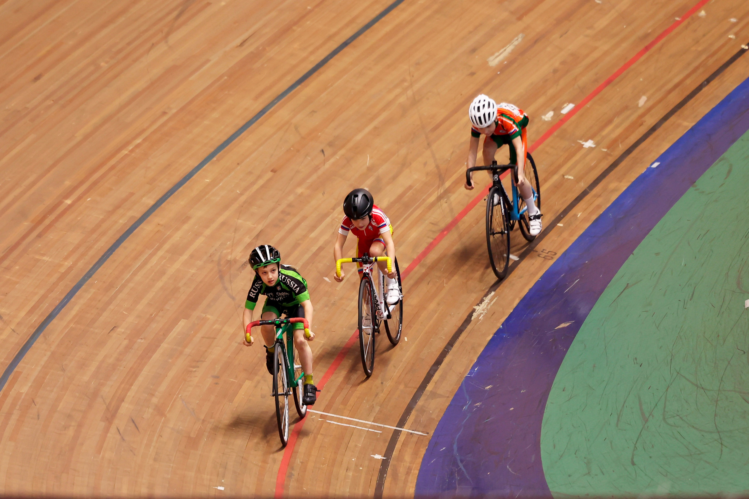 Пятый этап Региональных соревнований по велоспорту на треке (Гит, Скретч) 15.03.2025. Спортивный и репортажный фотограф Антон Тереханов