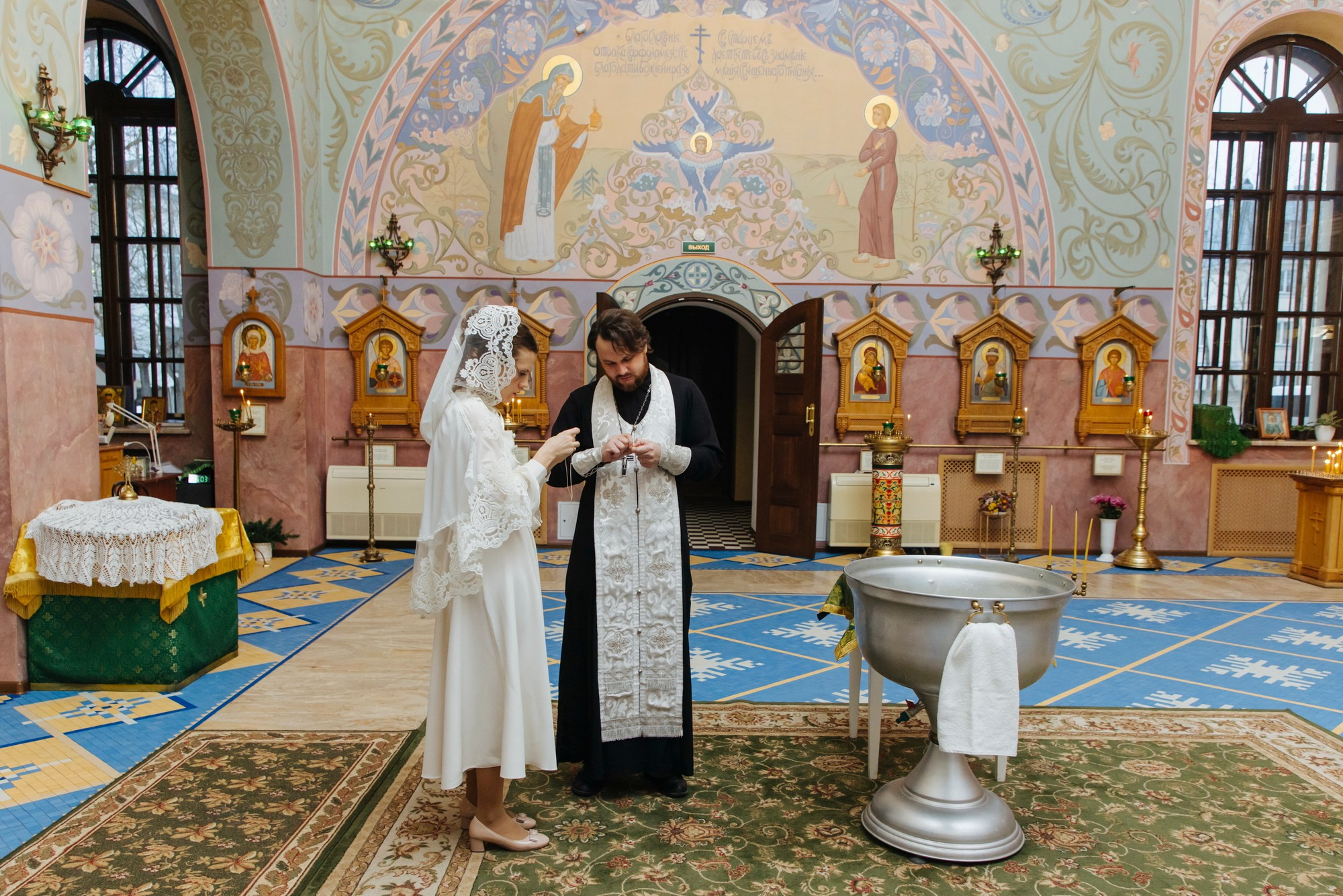 где крестить в ло спб, лучшие церкви для крещения, топ храмов спб, сколько стоит крещение, лучшие соборы для крестин крещения, какой храм выбрать, цена крещение спб, фотограф на крещение санкт петербург