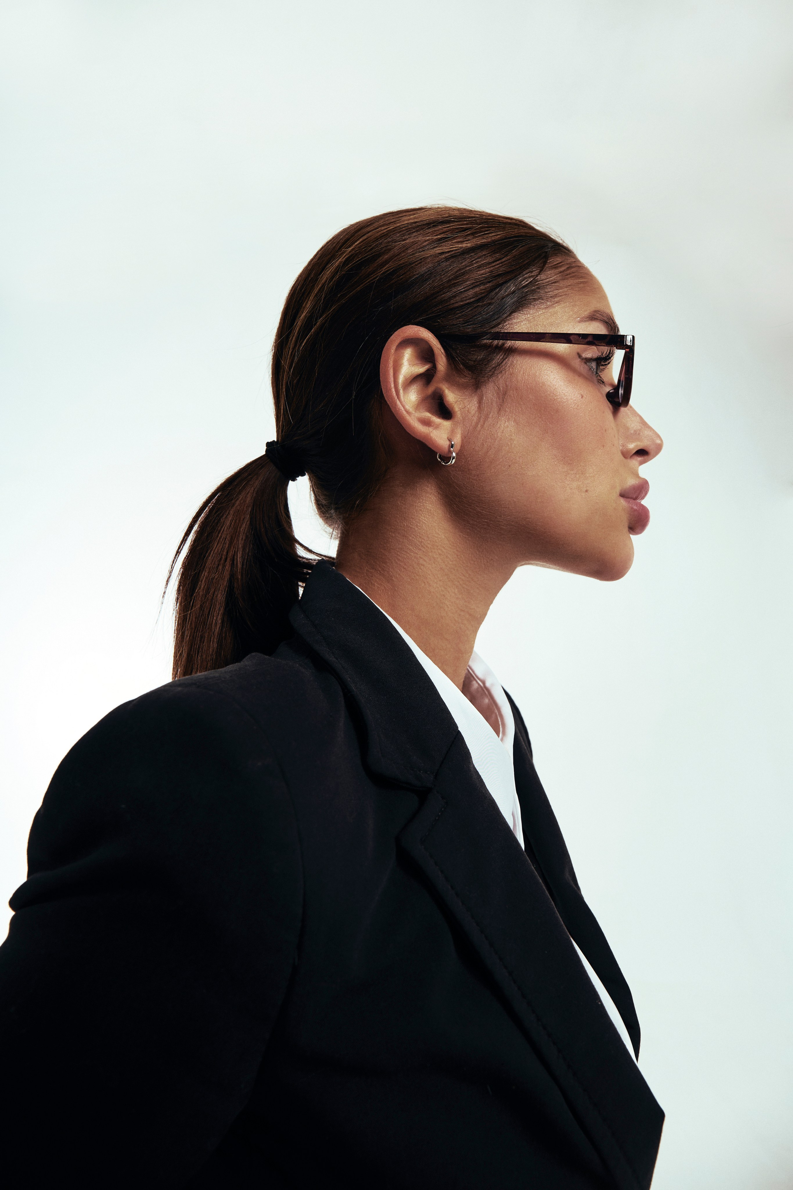 Портрет красивой девушки в стиле фешн