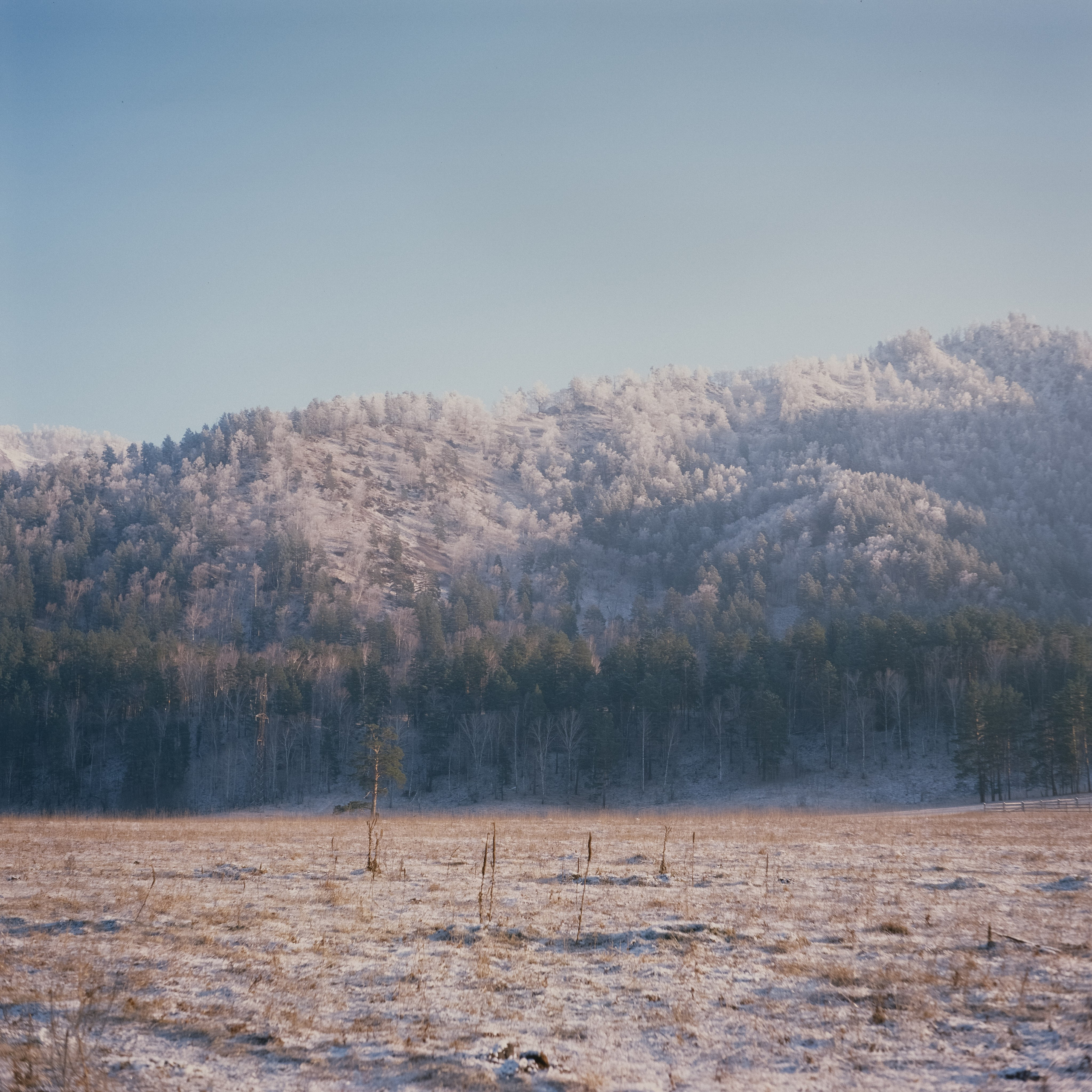 База Берель, поле у вертолетной площадки / 13 декабря 2023 года (-33℃)