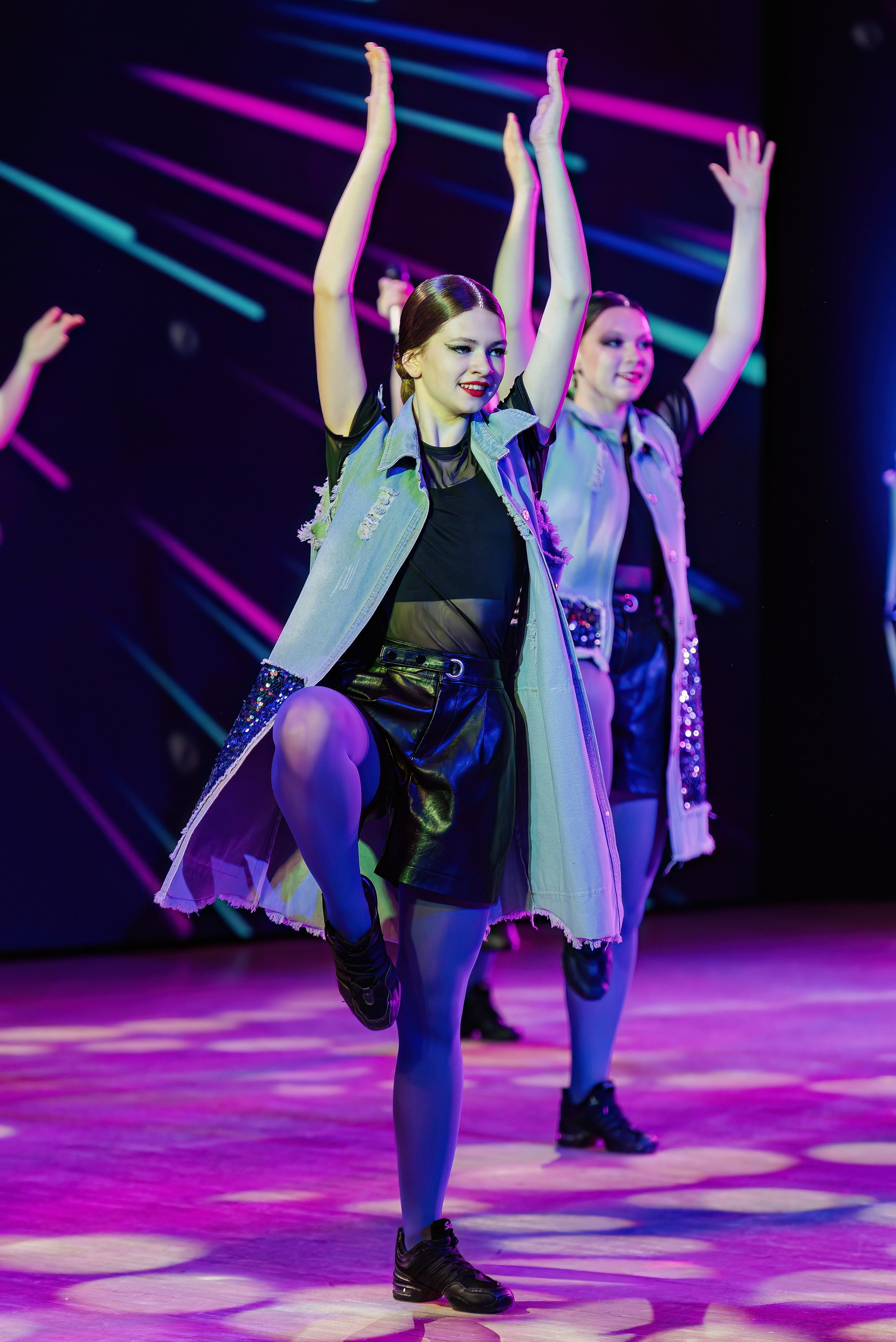 Отчетный концерт Образцового коллектива Алтая театра эстрадной песни «Созвездие». Свадебный и репортажный фотограф Никита Сницарев в Барнауле