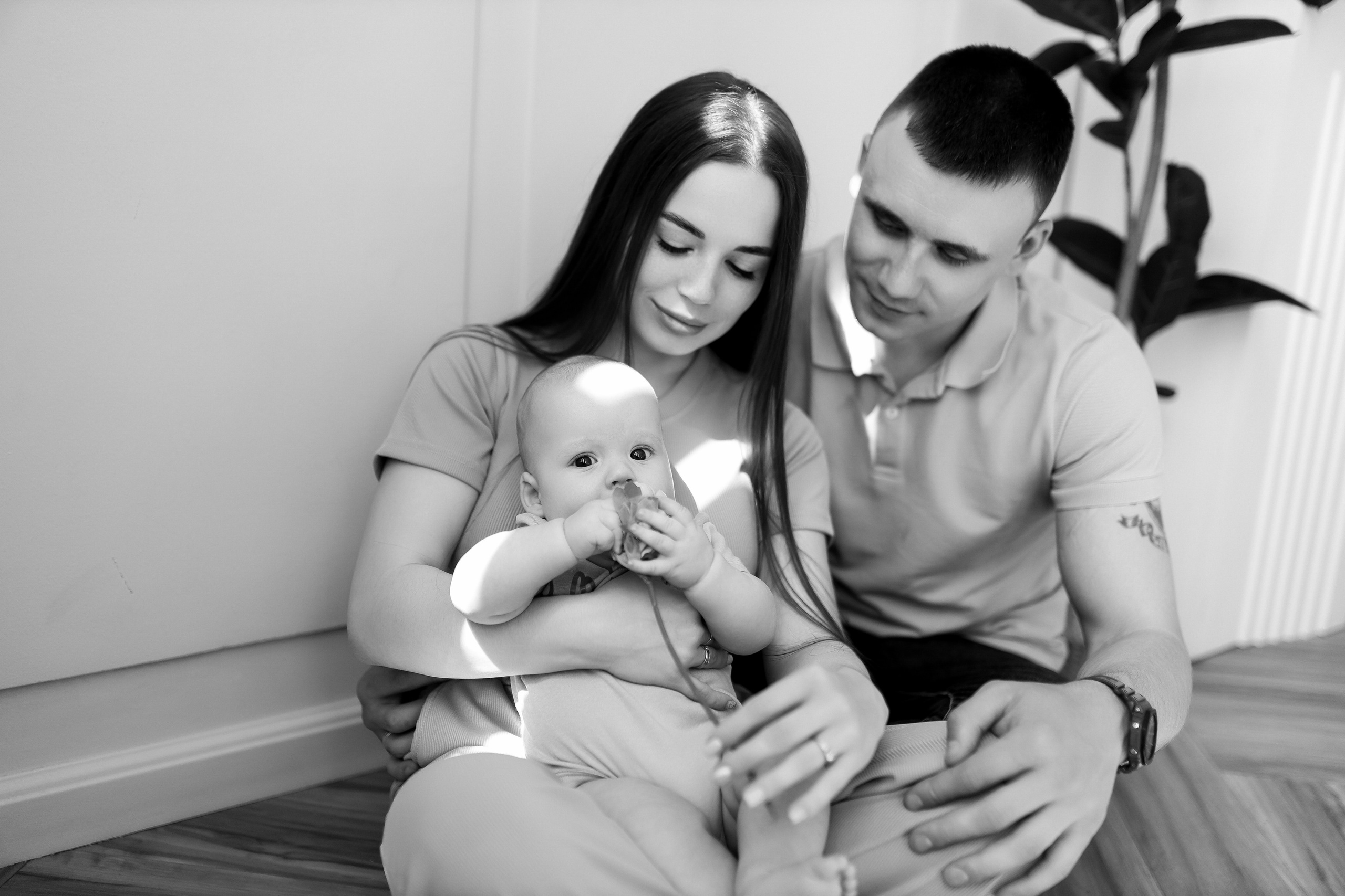 Семейная съёмка в белом зале. ФОТОГРАФ ХАБАРОВСК АНАСТАСИЯ РАЧЕНКОВА