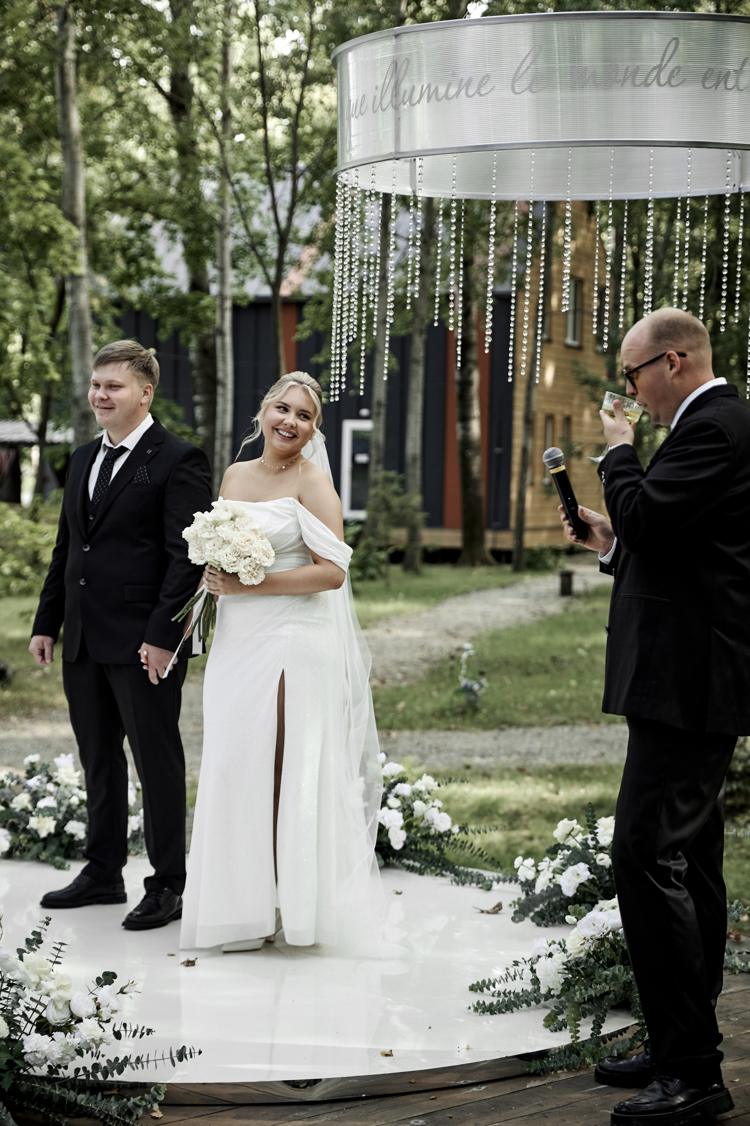 L'amour que illumine. Студия декора НикитинаДекор — оформление мероприятий в Ульяновске. Профессиональное создание эксклюзивных декораций