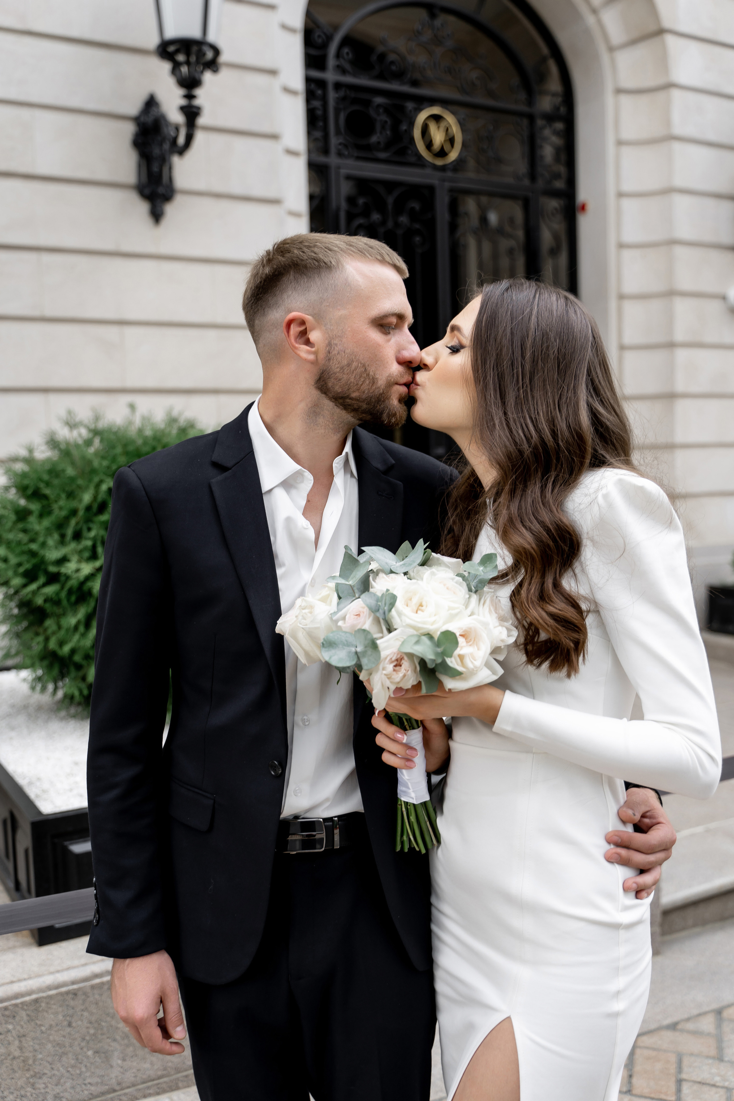 Свадебный фотограф в Москве. Свадебный фотограф Видное, Бутово. Роспись во дворце бракосочетания Южное Бутово. Регистрация брака в Москве и Московской области. Фотограф на свадьбу. Свадебная фотосессия в центре  Москвы. Фотосессия Хилков переулок. Фотосессия свадебного банкета  в ресторане. Выездная регистрация брака. Фотосессия молодоженов. Свадебная прогулка. Жених и невеста в день свадьбы. 