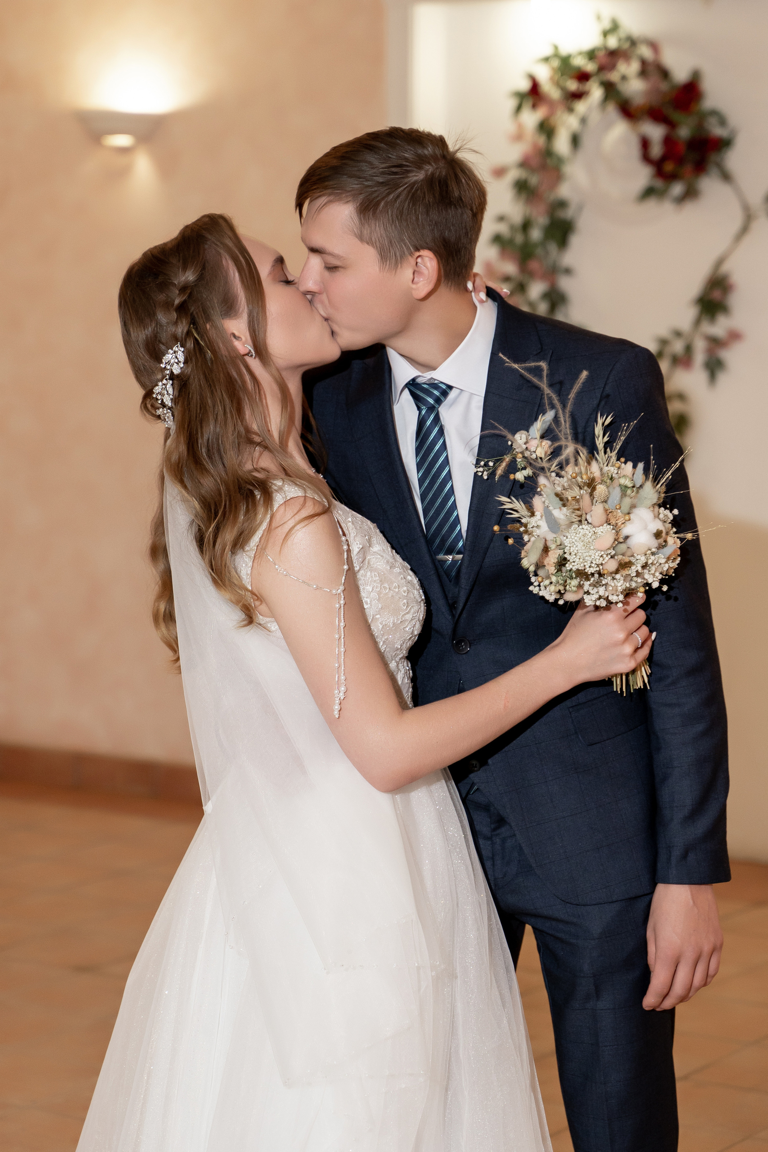 Регистрация брака, роспись во дворце бракосочетания Видное. ЗАГС Видное. Свадьба , свадебная фотосессия в Москве, свадебная фотосессия Видное, Бутово, Домодедово. Свадебный и семейный фотограф в Бутово. Видновский ЗАГС. Свадебная прогулка в Царицыно. Фотограф на свадьбу.