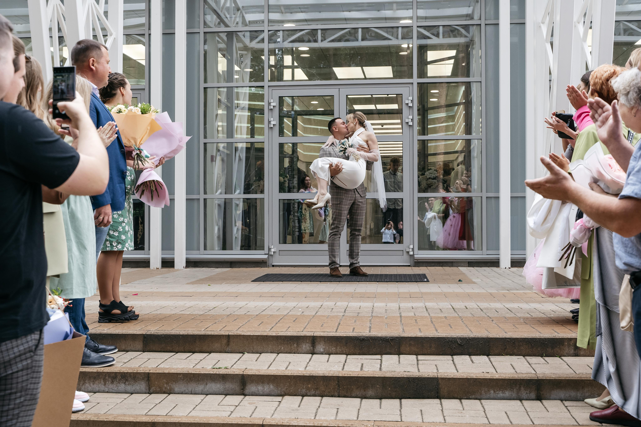 Свадебная фотосессия Домодедово. Свадебный фотограф Домодедово. Домодедовский ЗАГС. Парк Елочки. Свадебный фотограф в Москве и Домодедово. 