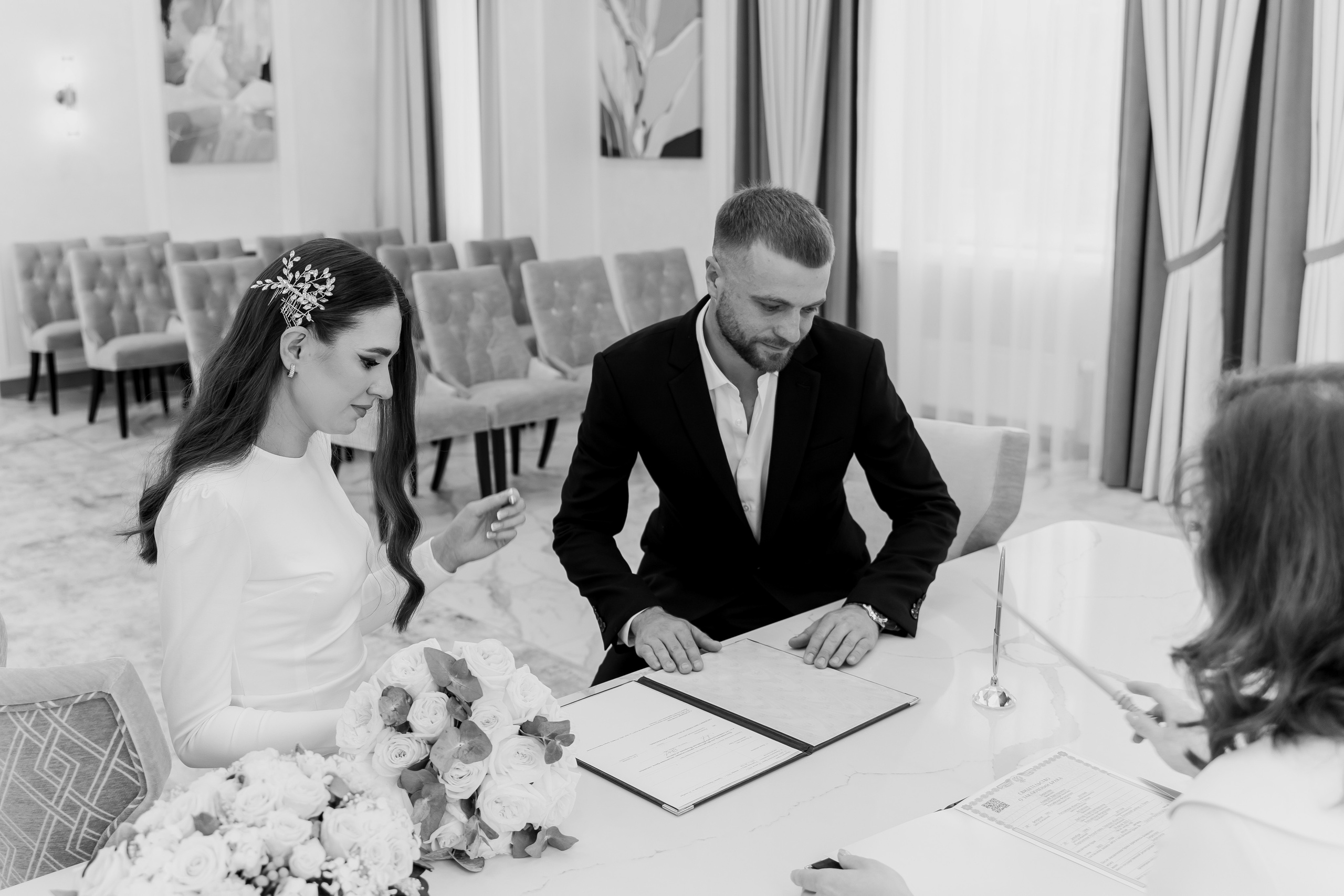 Свадебный фотограф в Москве. Свадебный фотограф Видное, Бутово. Роспись во дворце бракосочетания Южное Бутово. Регистрация брака в Москве и Московской области. Фотограф на свадьбу. Свадебная фотосессия в центре  Москвы. Фотосессия Хилков переулок. Фотосессия свадебного банкета  в ресторане. Выездная регистрация брака. Фотосессия молодоженов. Свадебная прогулка. Жених и невеста в день свадьбы. 