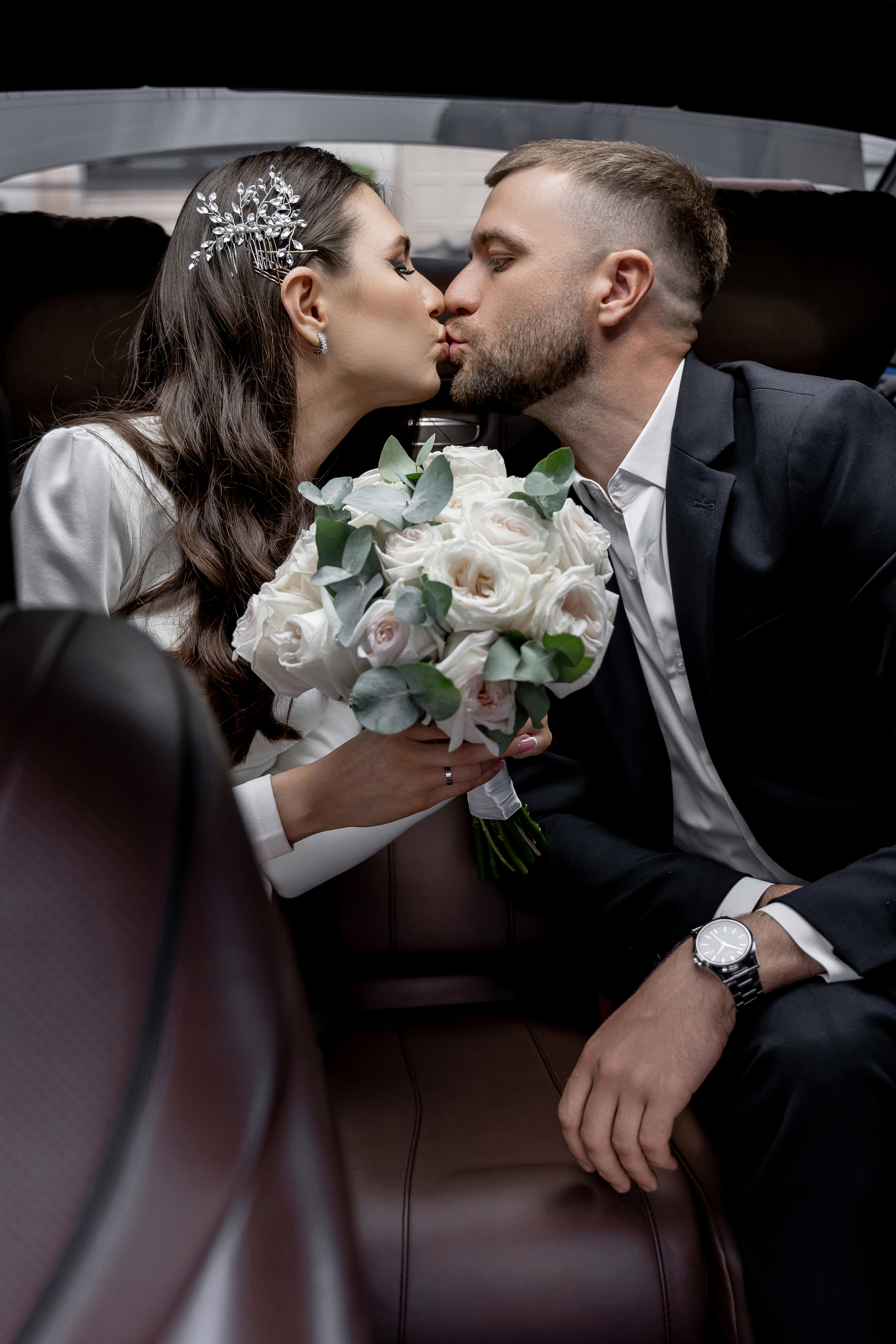 Свадебный фотограф в Москве. Свадебный фотограф Видное, Бутово. Роспись во дворце бракосочетания Южное Бутово. Регистрация брака в Москве и Московской области. Фотограф на свадьбу. Свадебная фотосессия в центре  Москвы. Фотосессия Хилков переулок. Фотосессия свадебного банкета  в ресторане. Выездная регистрация брака. Фотосессия молодоженов. Свадебная прогулка. Жених и невеста в день свадьбы. 